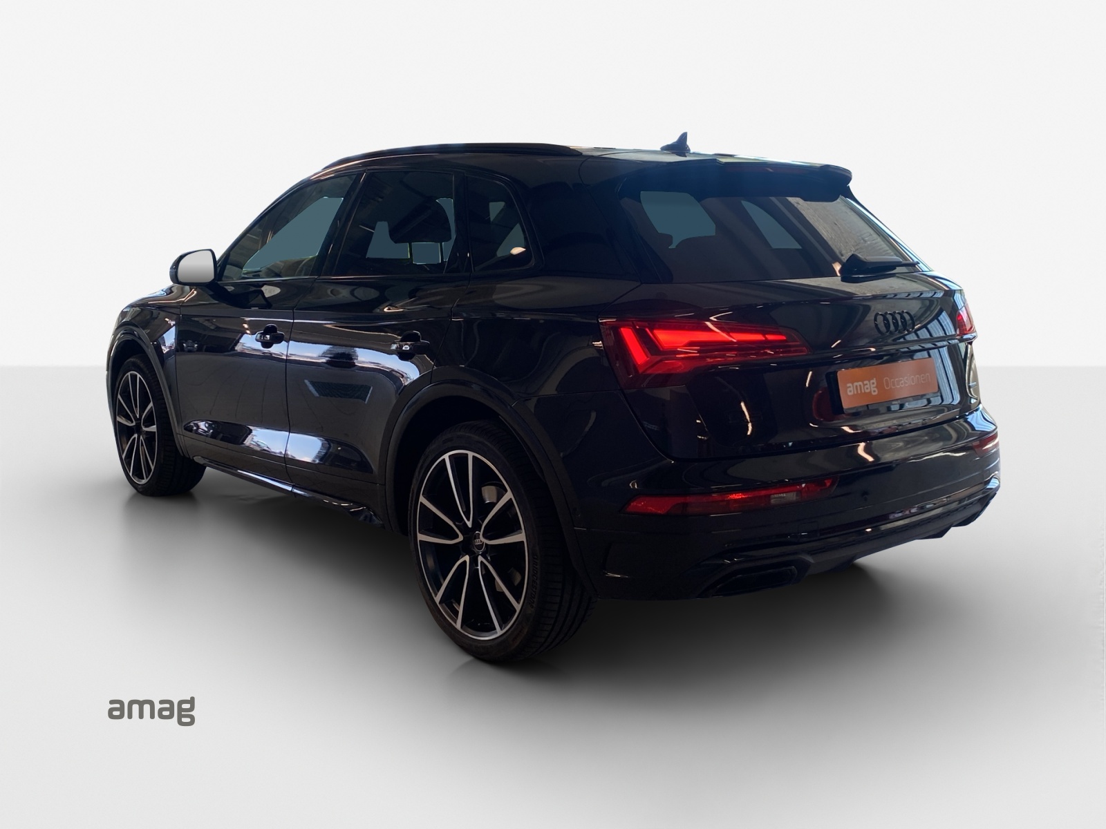 AUDI Q5 40 TDI Black Edition quattro S-tronic-showroom-element-2