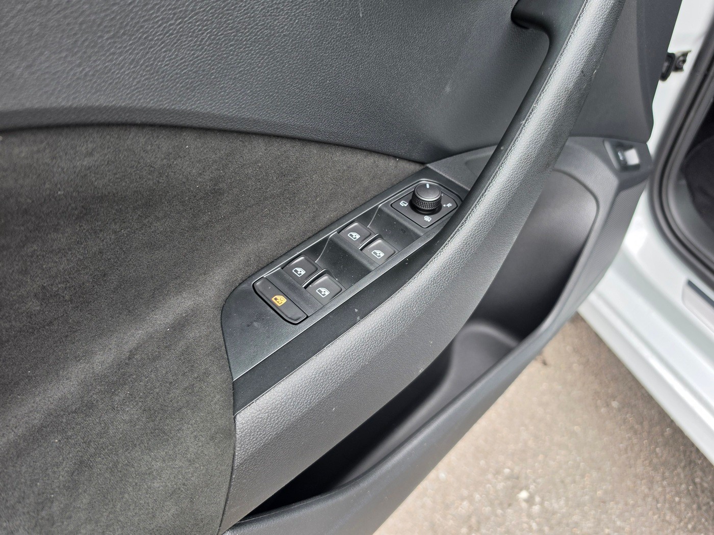 SKODA Kamiq 1.0 TSI Dynamic DSG-image-19