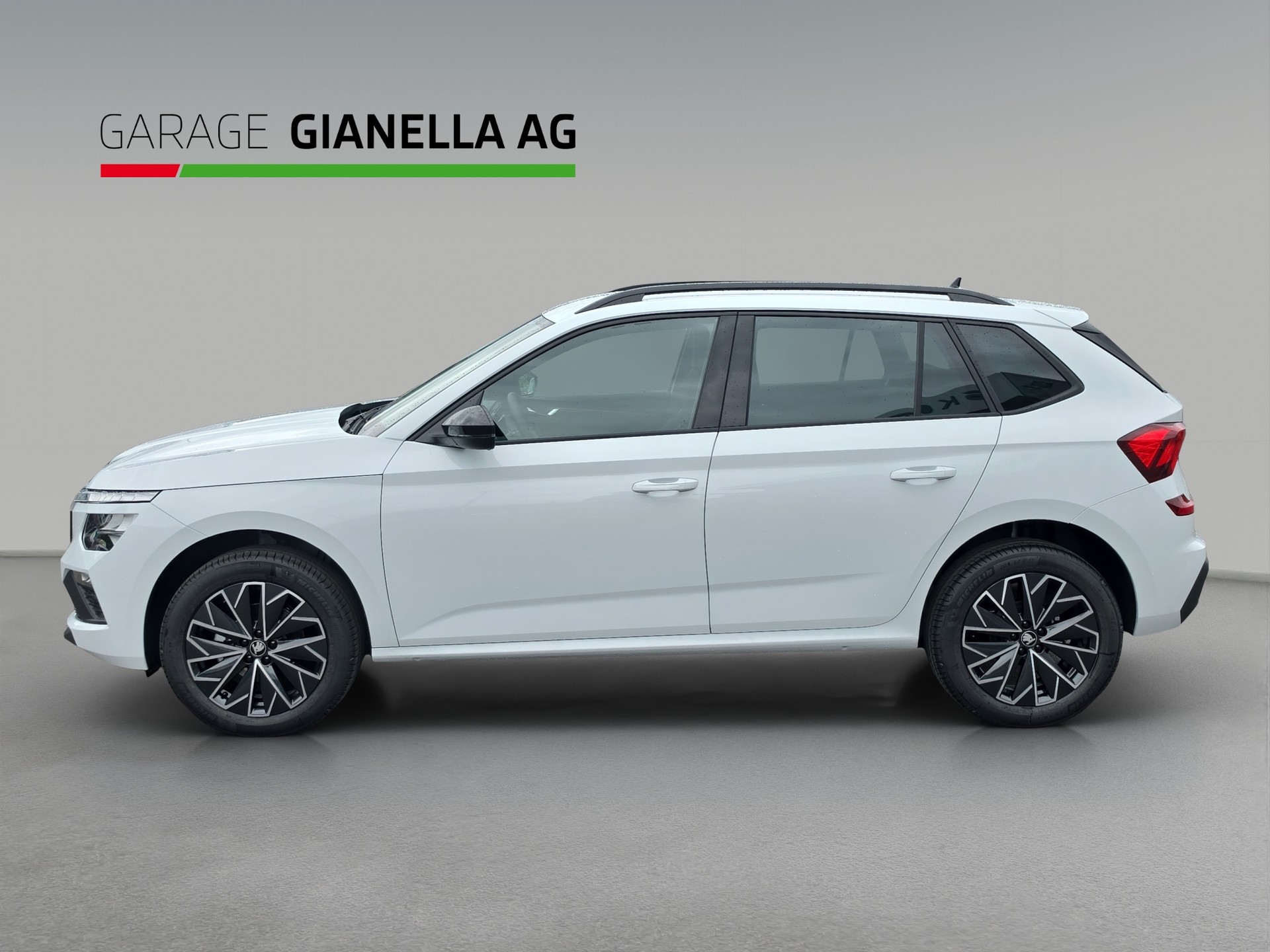 SKODA Kamiq 1.0 TSI Dynamic DSG-showroom-element-1