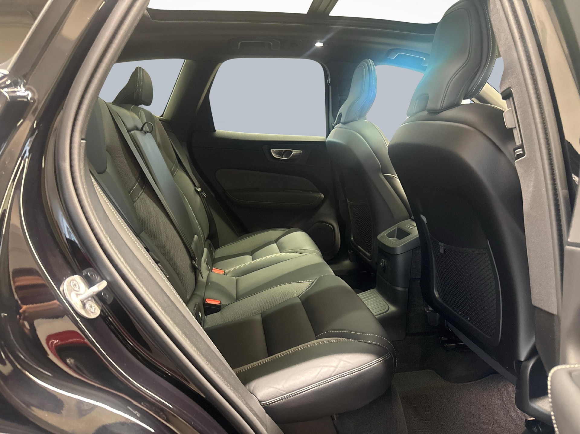 VOLVO XC60 2.0 T8 TE Ultra Dark eAWD + Ruote invernali incluse-image-13