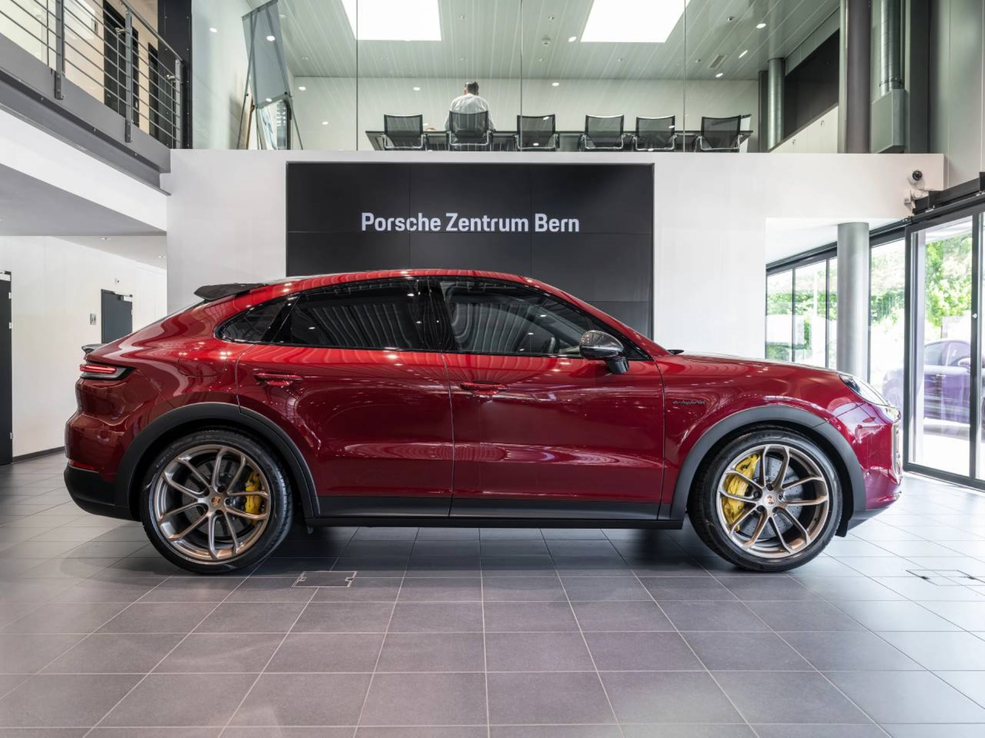 PORSCHE Cayenne Turbo E-Hybrid Coupé mit GT-Paket-image-1