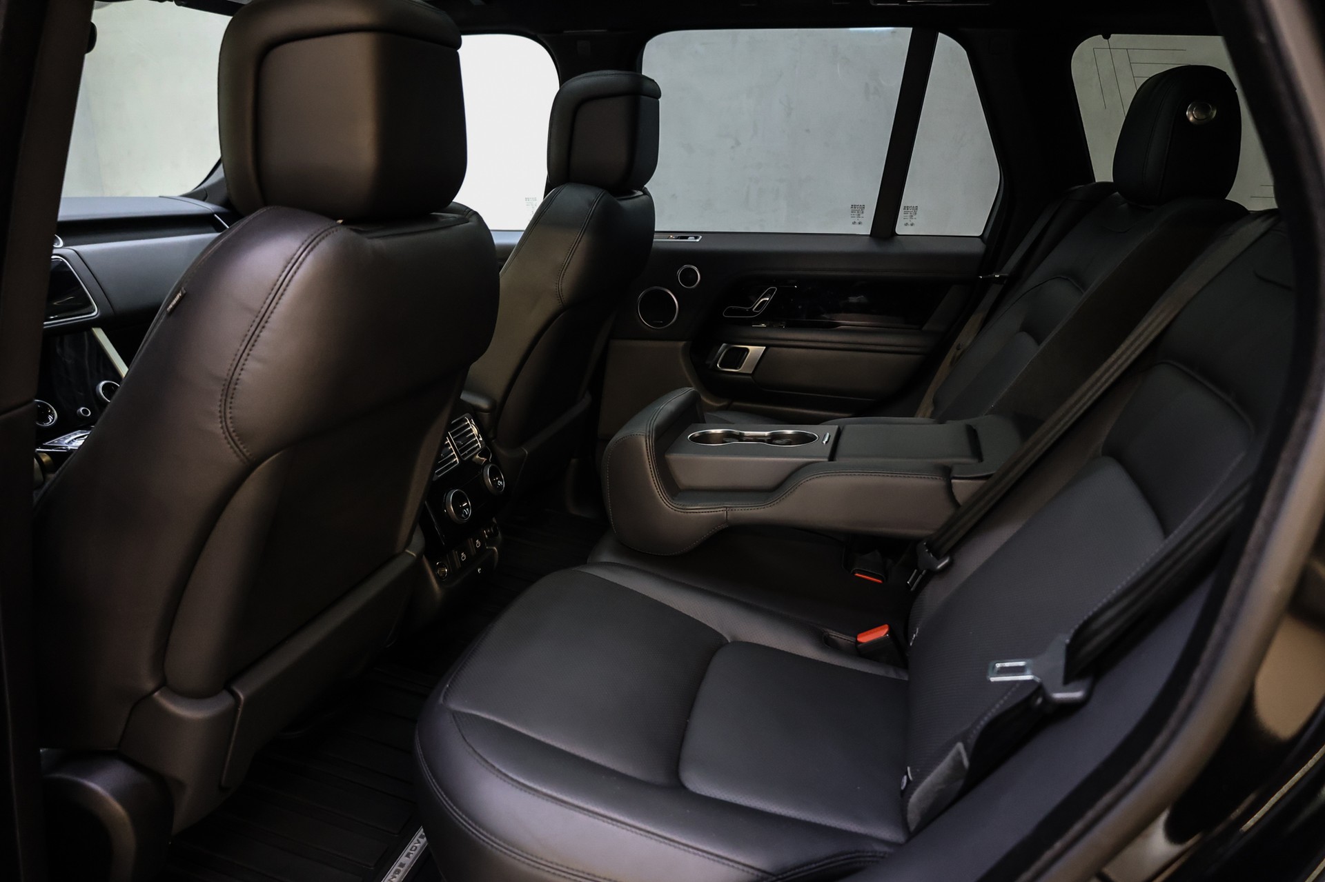 LAND ROVER Range Rover 3.0 I6D Vogue-image-34