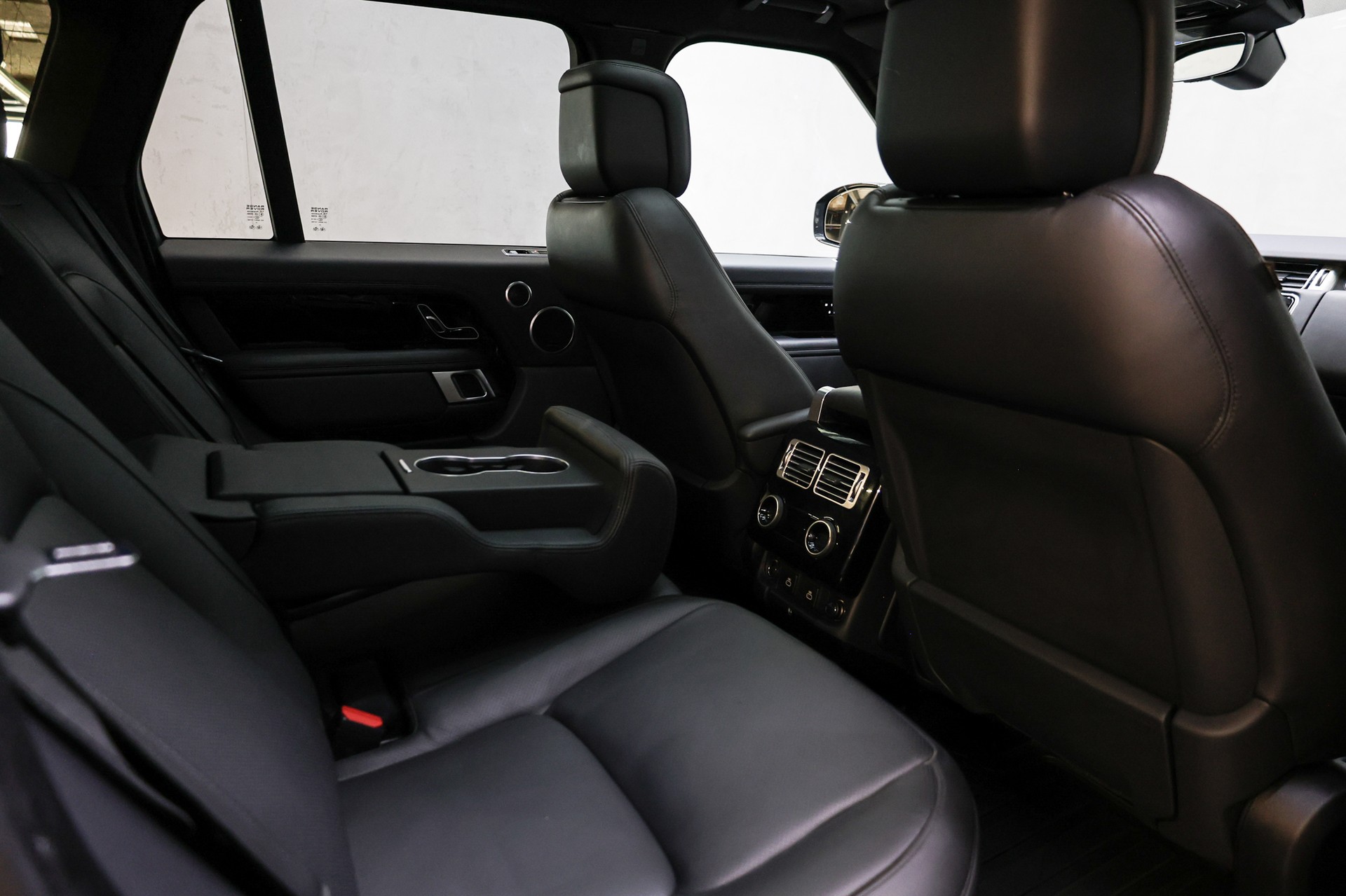 LAND ROVER Range Rover 3.0 I6D Vogue-image-36