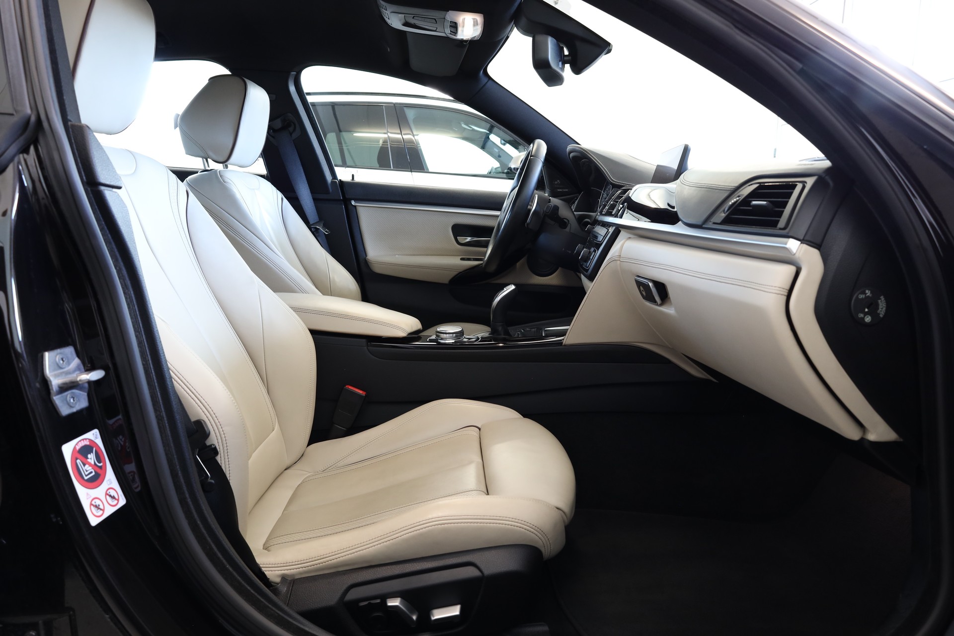 BMW 440i Gran Coupé xDrive M Sport Steptronic-image-18