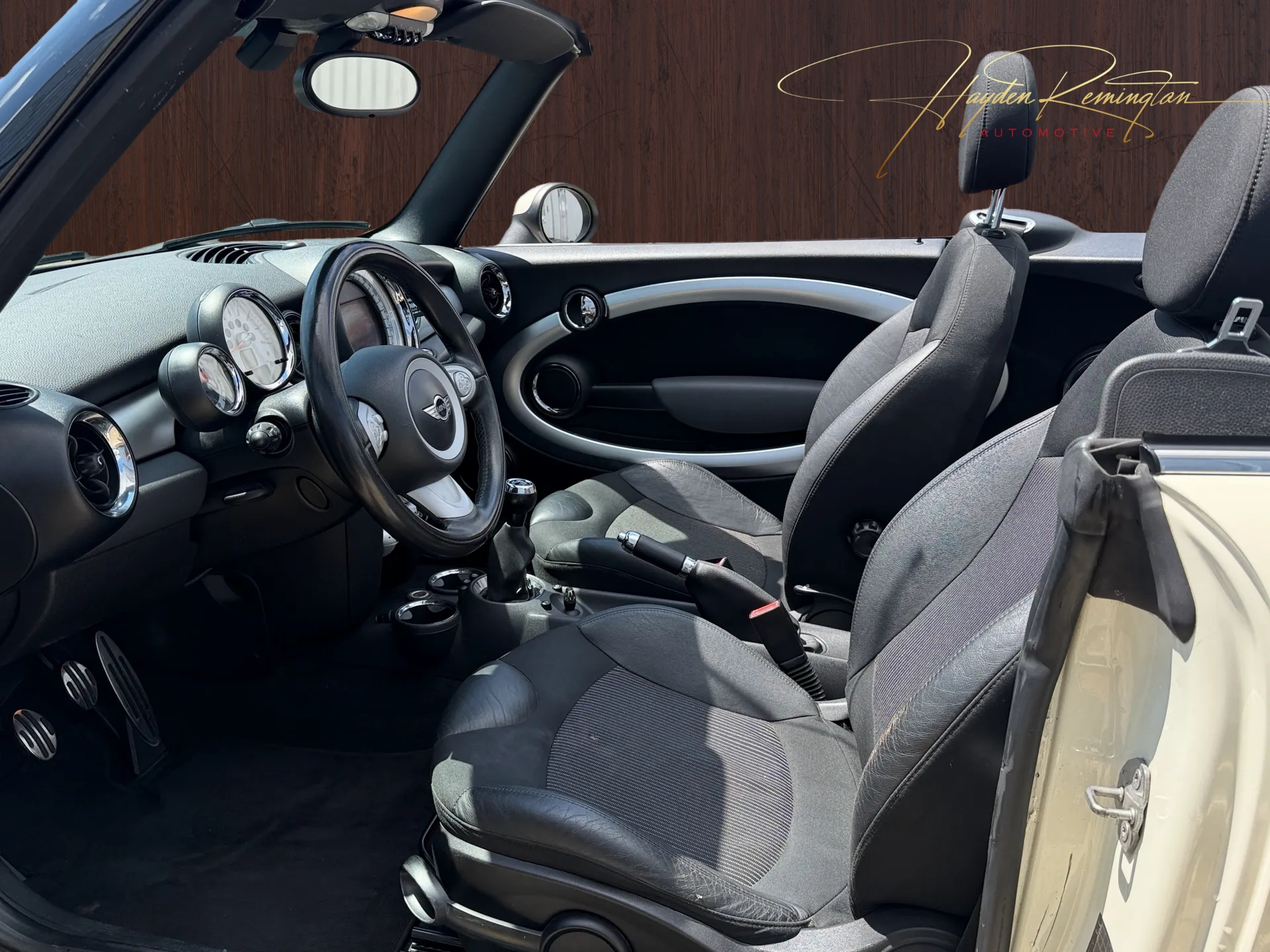 MINI Cooper S Cabriolet-image-5