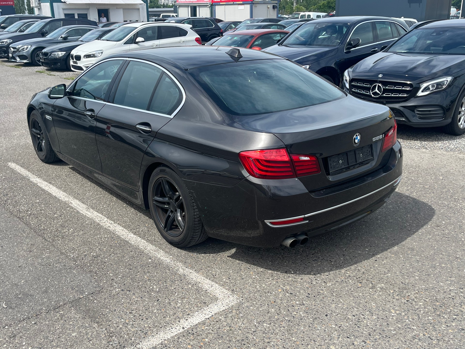 BMW 528i Modern Line Steptronic-image-13