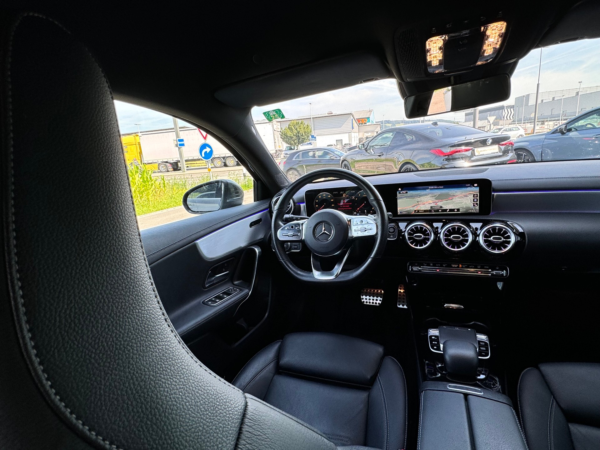 MERCEDES-BENZ A 200 AMG Line 7G-DCT-image-10