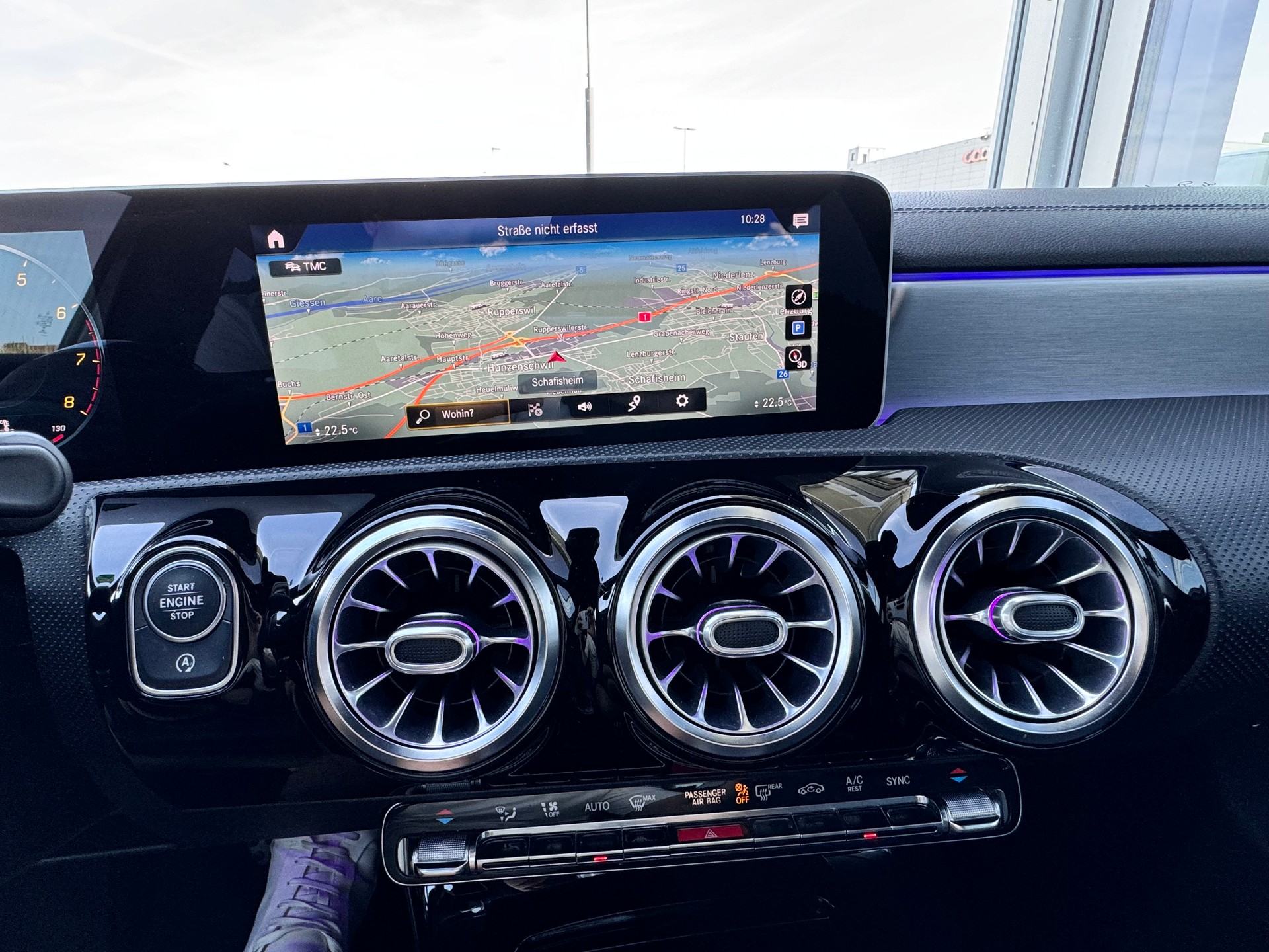 MERCEDES-BENZ A 200 AMG Line 7G-DCT-image-17