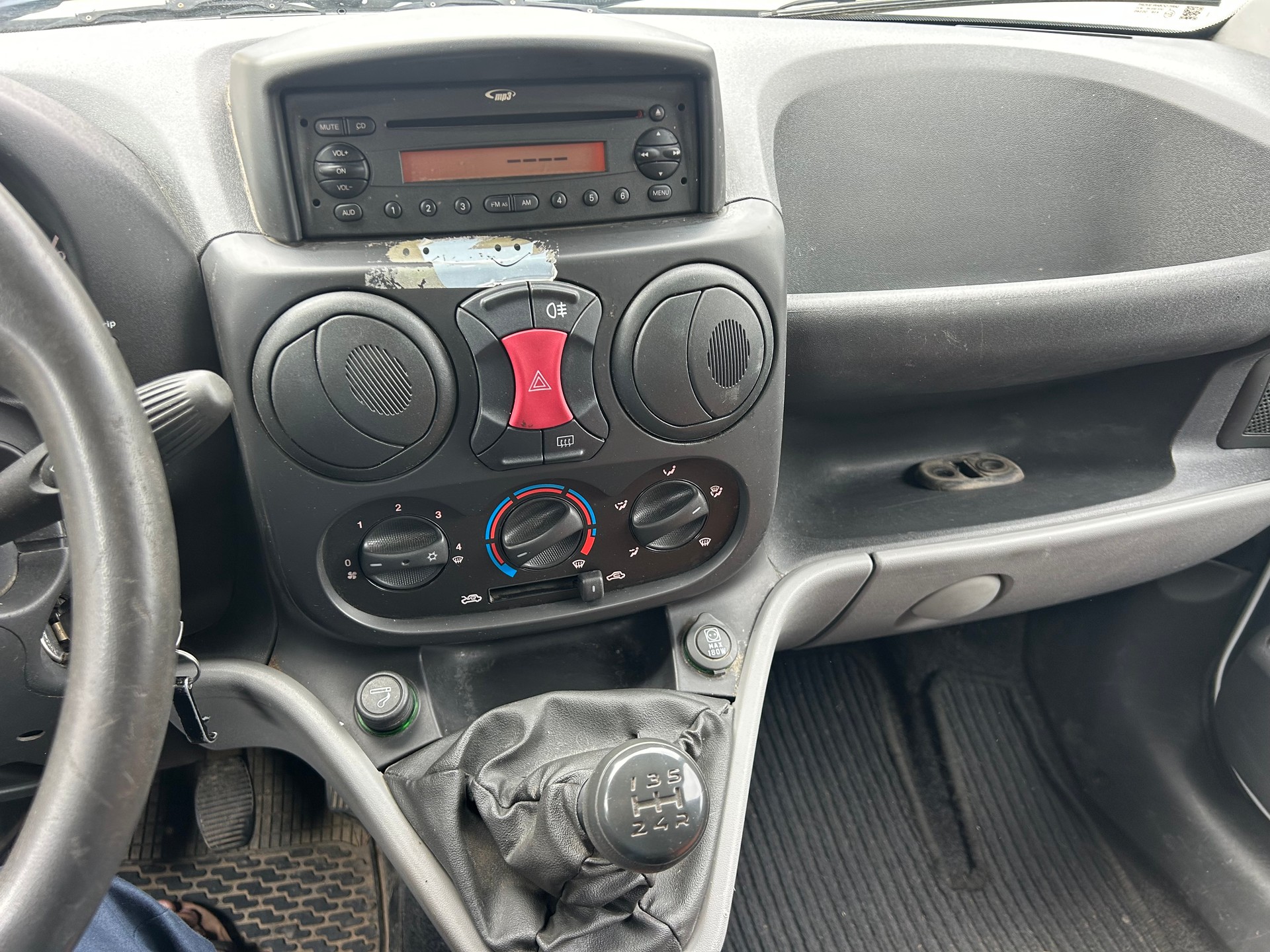 FIAT Doblò 1.6 Narural Power Cargo Maxi Swiss-image-7