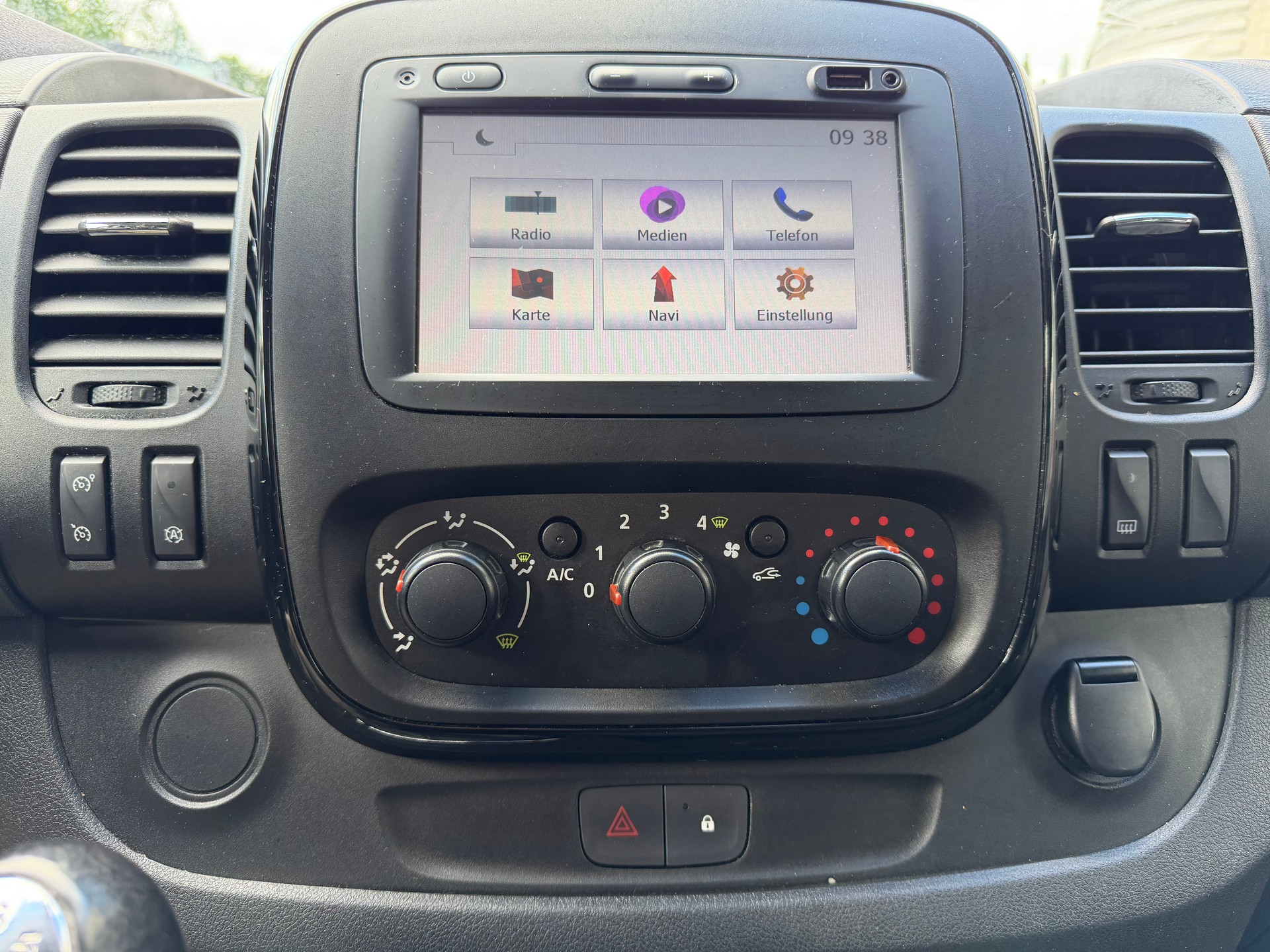 OPEL Vivaro 1.6 CDTI 2.9t L1H1-image-11