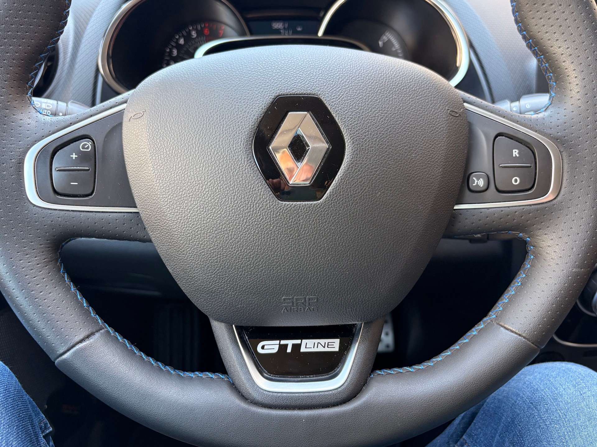 RENAULT Clio 1.2 16V T GT Line-image-11