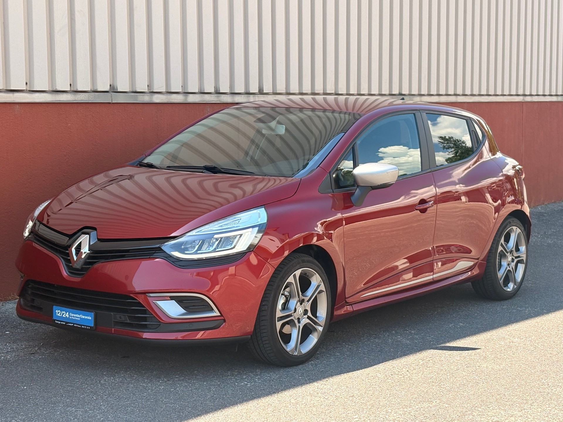 RENAULT Clio 1.2 16V T GT Line-image-0