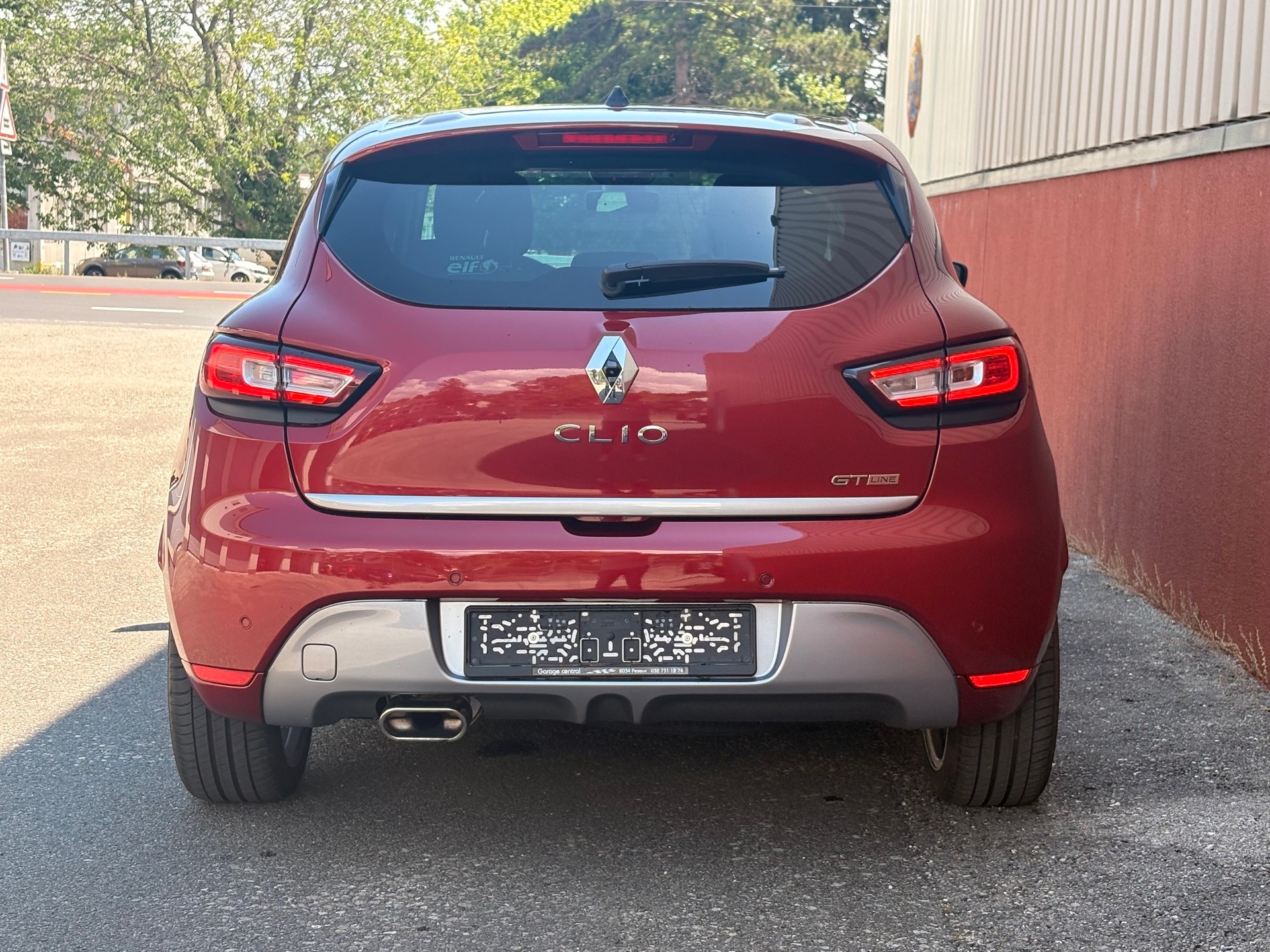 RENAULT Clio 1.2 16V T GT Line-image-4