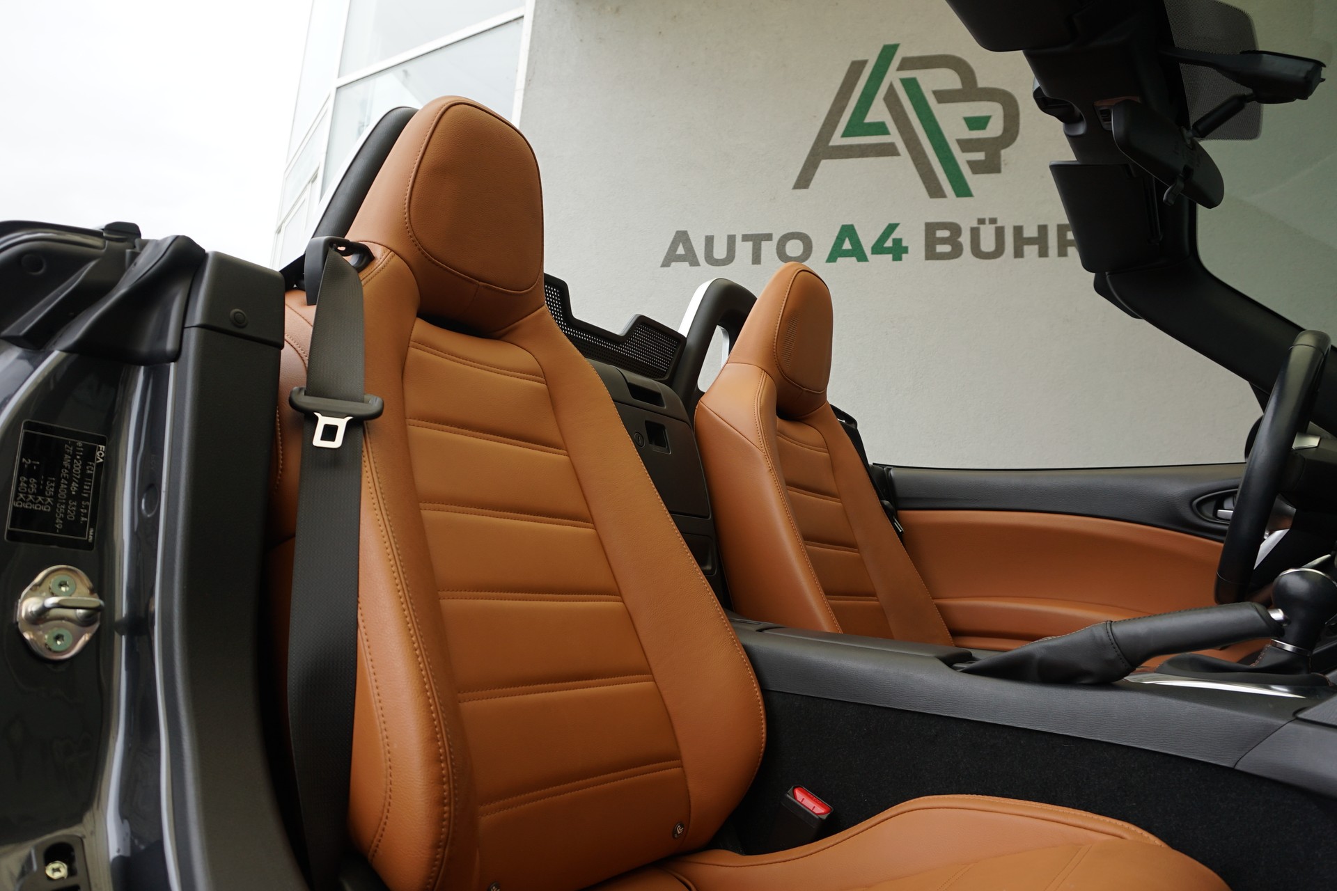 FIAT 124 Spider 1.4 TB Lusso Automat mit erst 25`000km!!-image-23
