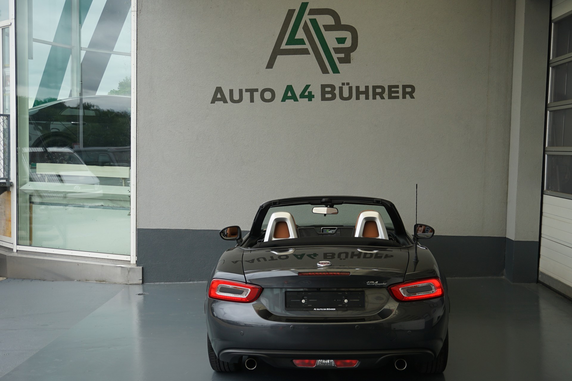 FIAT 124 Spider 1.4 TB Lusso Automat mit erst 25`000km!!-image-11