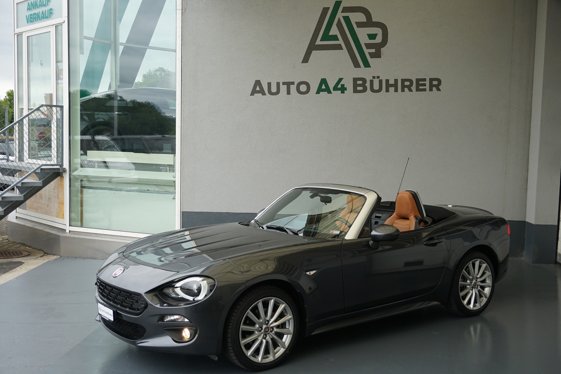 FIAT 124 Spider 1.4 TB Lusso Automat mit erst 25`000km!!-image-8
