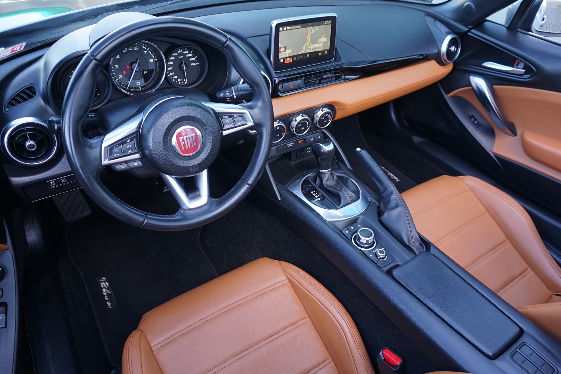FIAT 124 Spider 1.4 TB Lusso Automat mit erst 25`000km!!-image-15