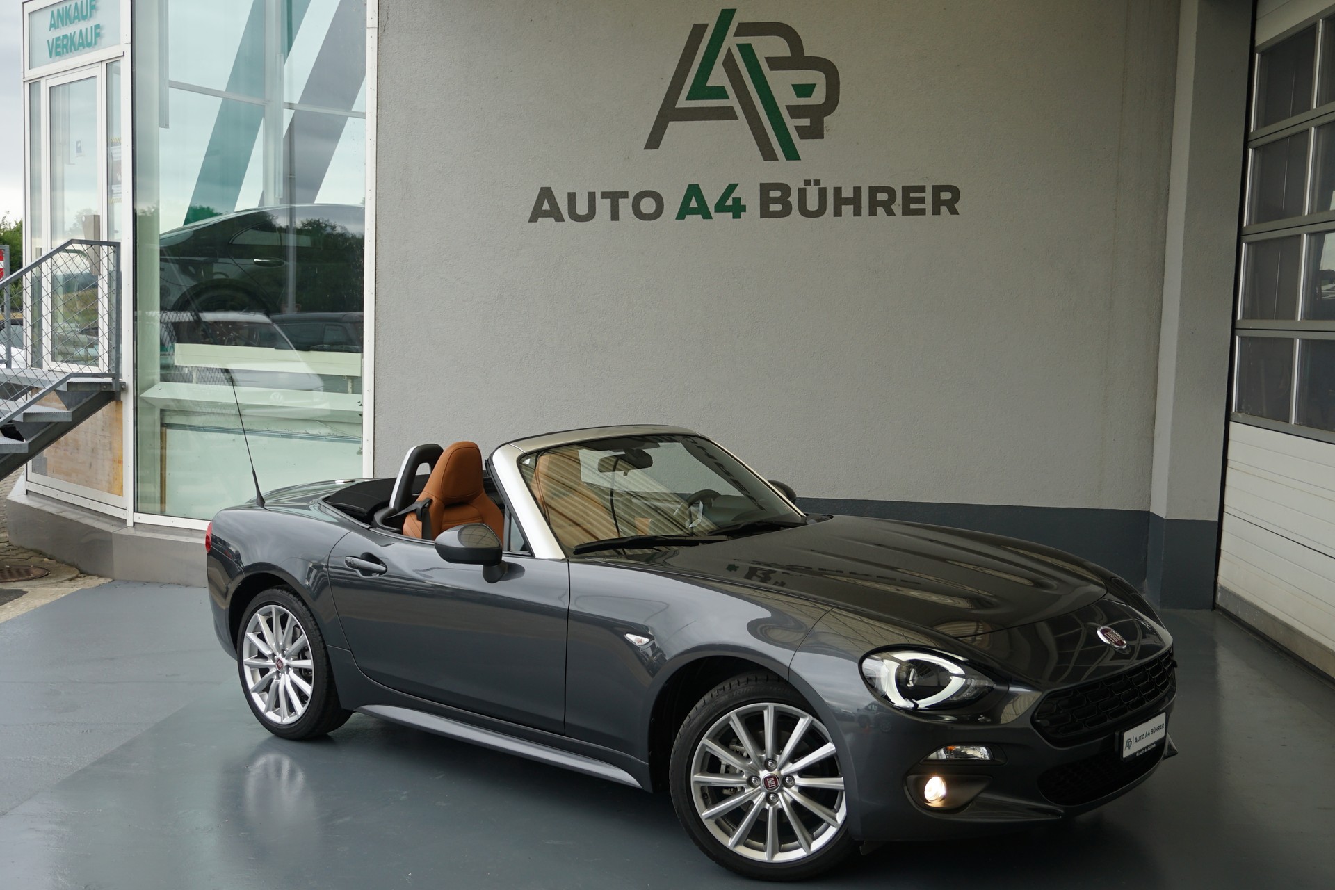 FIAT 124 Spider 1.4 TB Lusso Automat mit erst 25`000km!!-image-3