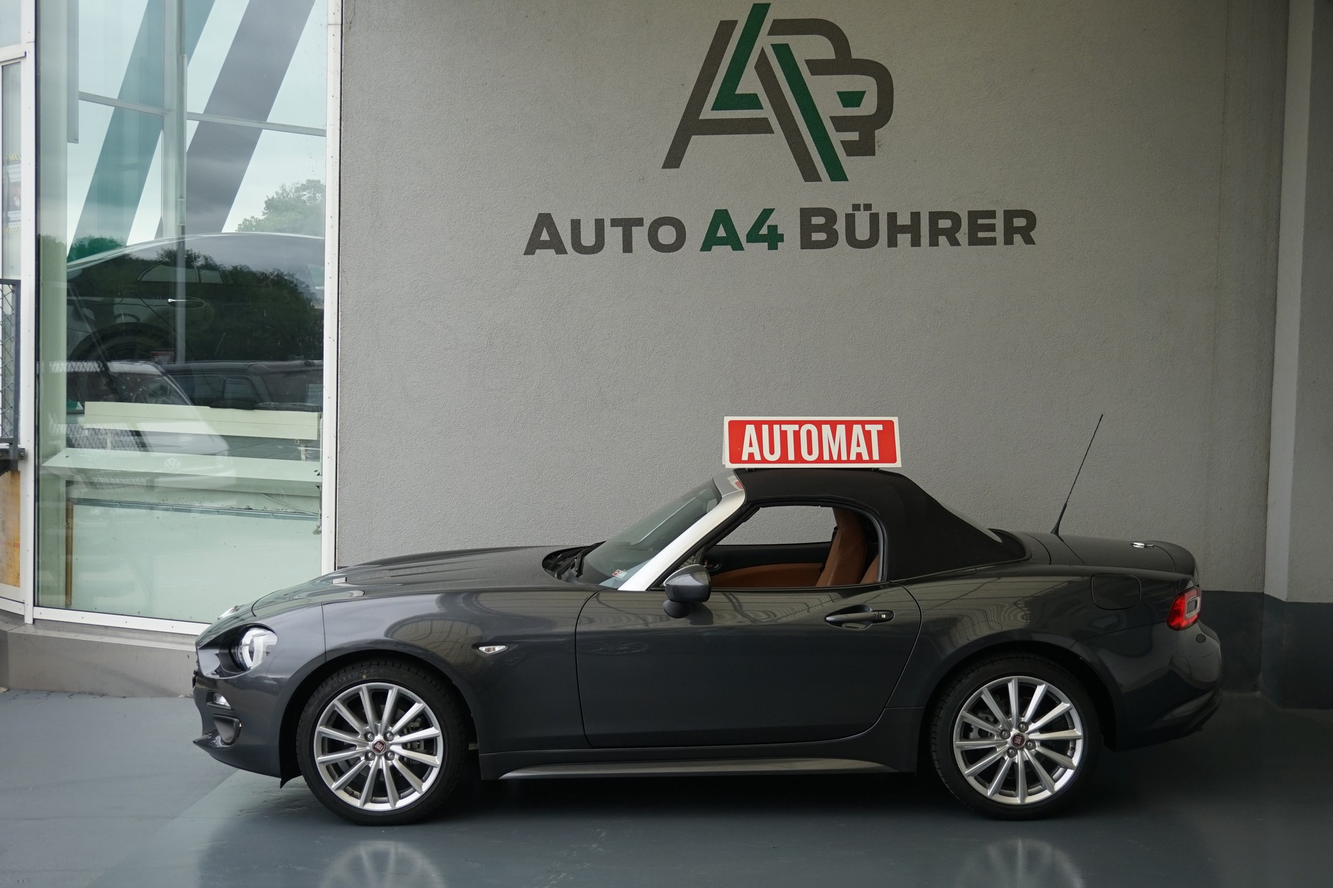 FIAT 124 Spider 1.4 TB Lusso Automat mit erst 25`000km!!-image-0