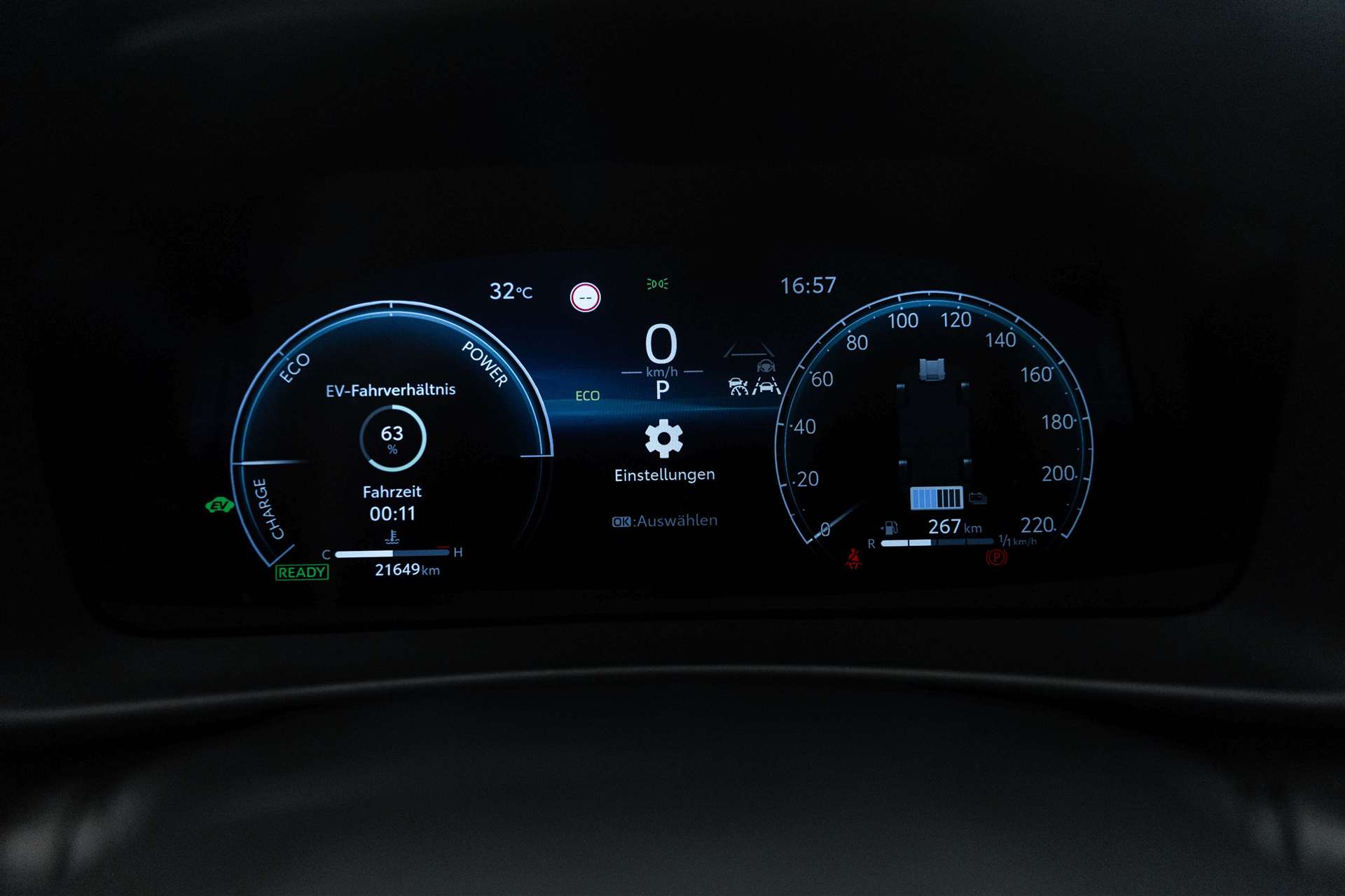 TOYOTA C-HR 2.0 HSD Trend CVT-Automat-image-18