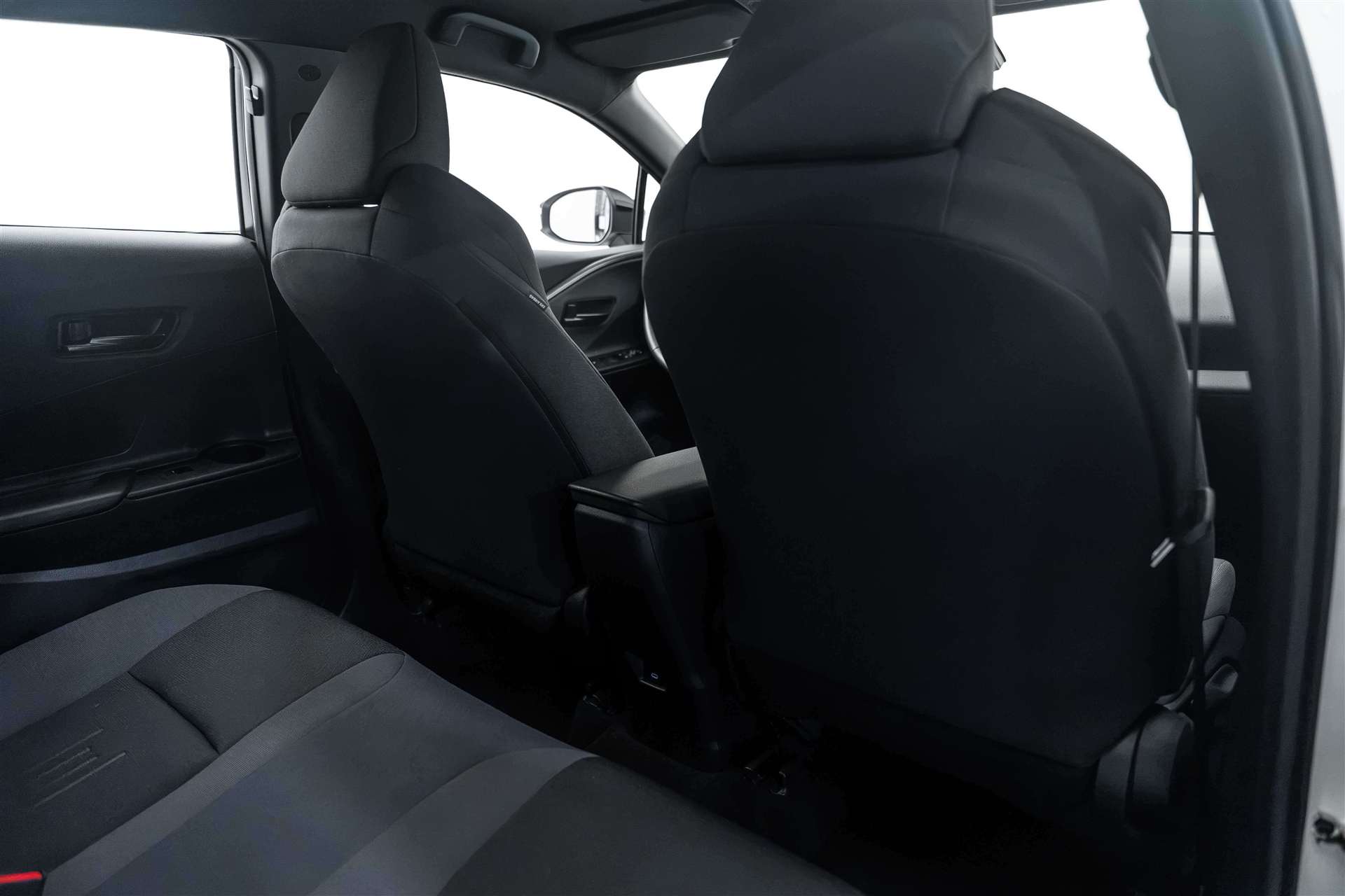 TOYOTA C-HR 2.0 HSD Trend CVT-Automat-image-10