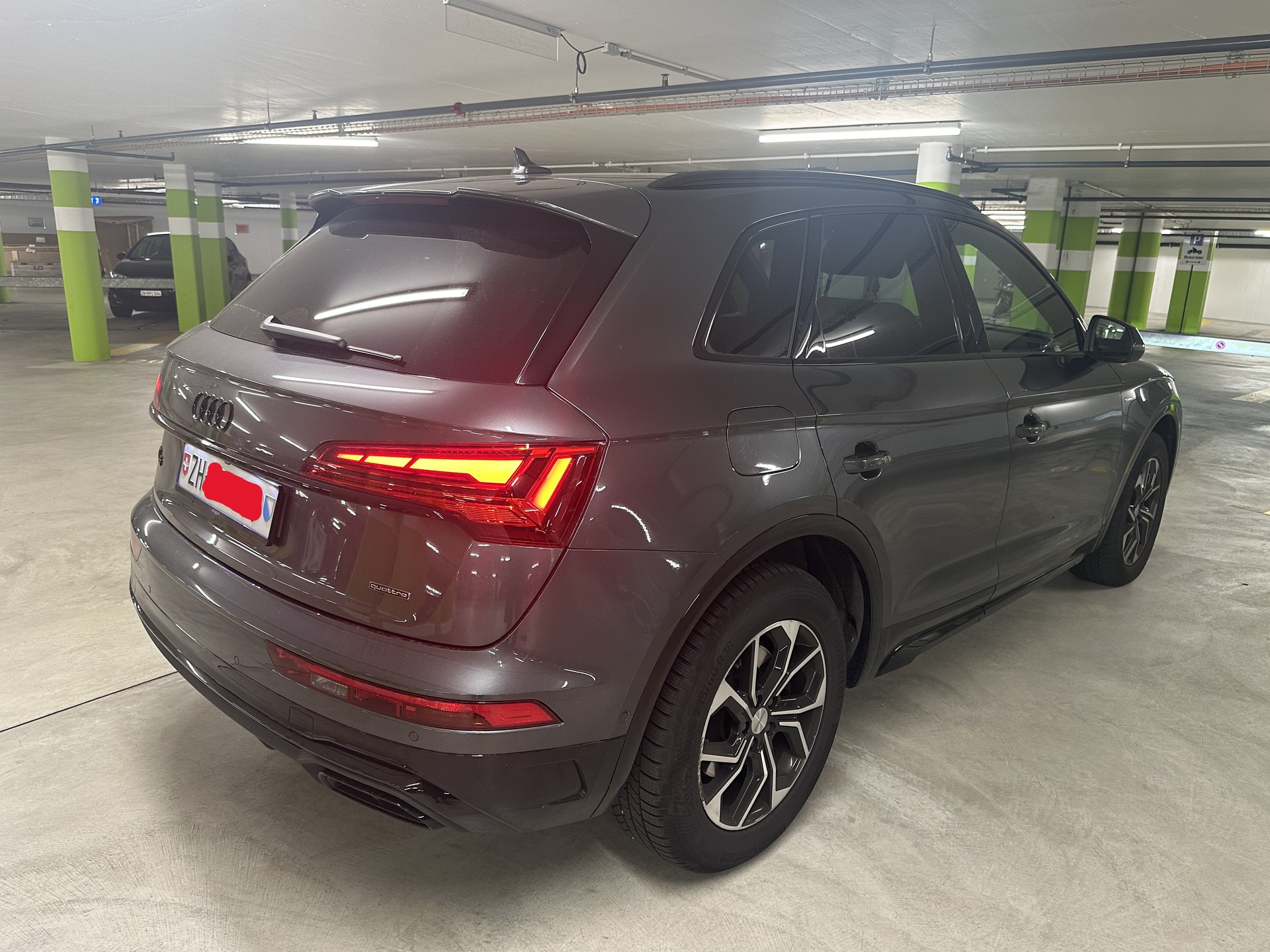 AUDI 2.0 40 TDI Black Edition quattro S-Tronic-image-2