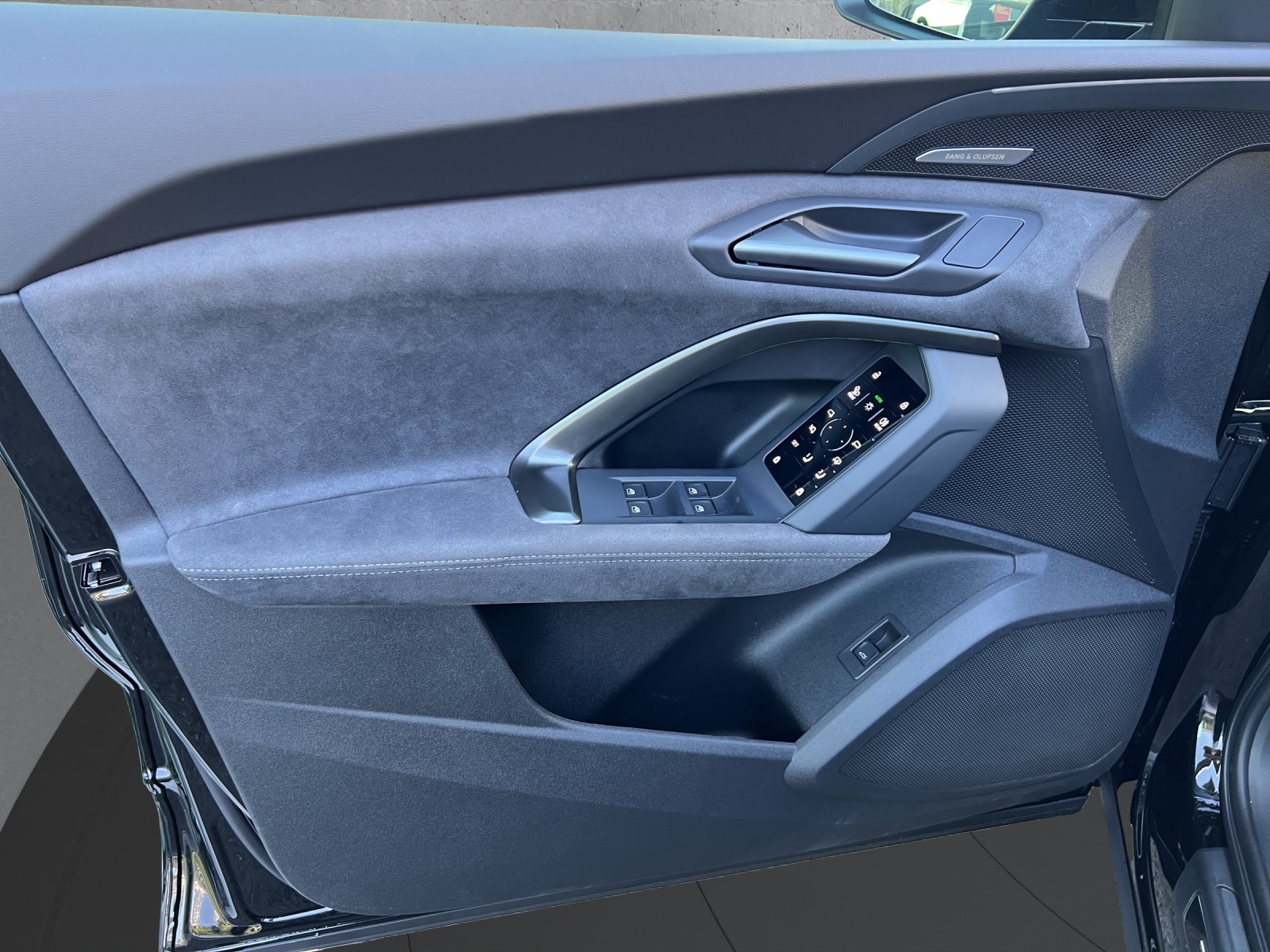 AUDI SQ5 TFSI quattro S-tronic-image-8