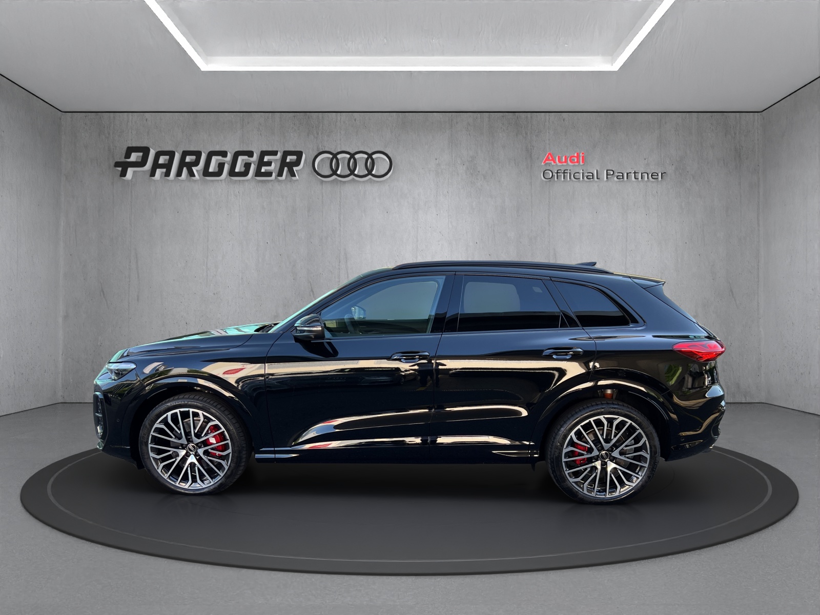 AUDI SQ5 TFSI quattro S-tronic-image-2