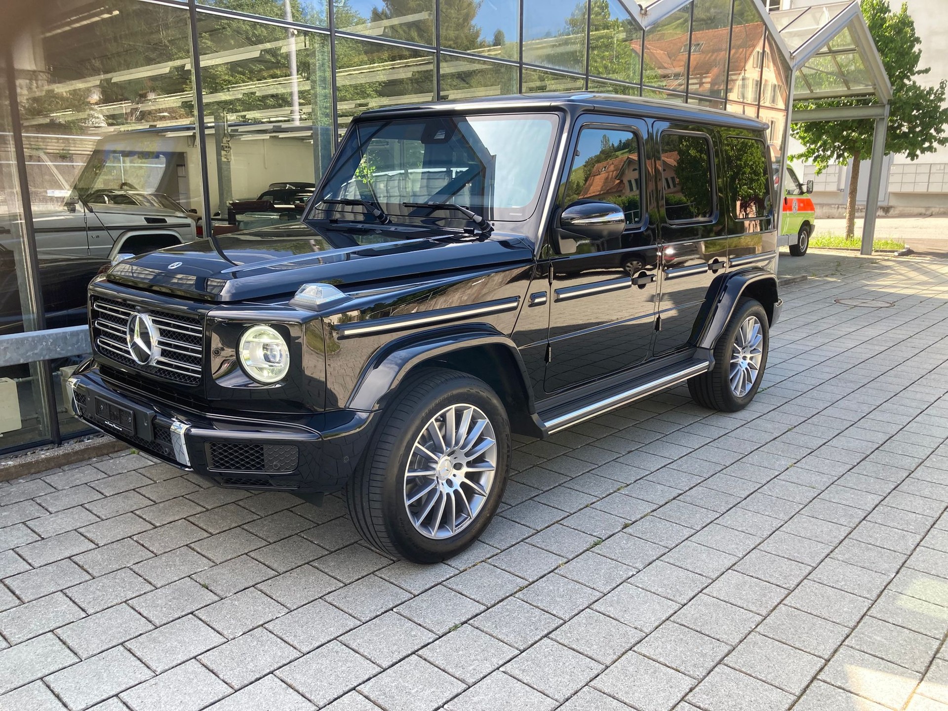 MERCEDES-BENZ G 400d AMG Line 9G-Tronic-image-4