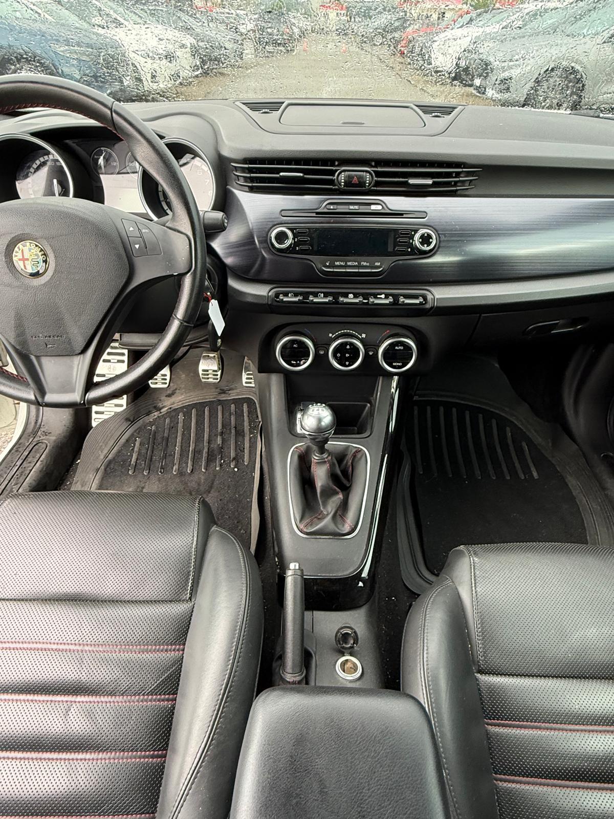ALFA ROMEO Giulietta 1.4 TB MA 170 Distinctive-image-9