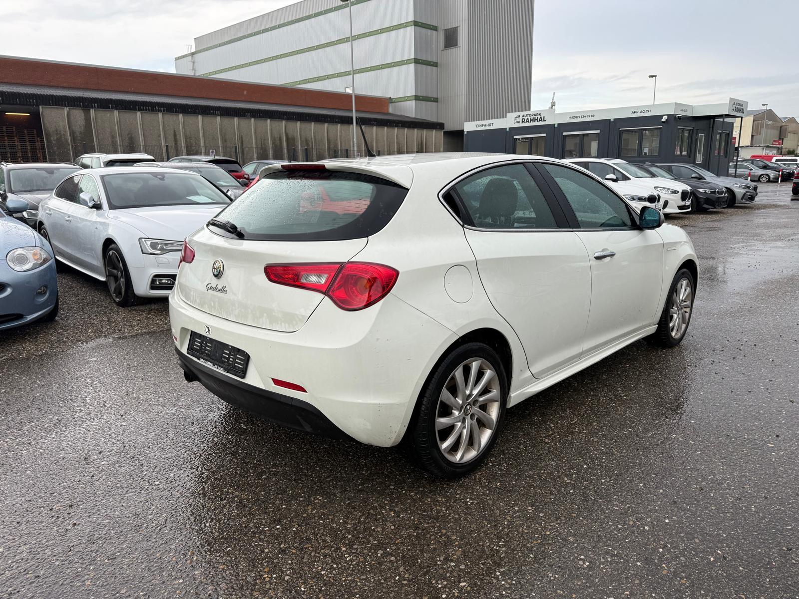 ALFA ROMEO Giulietta 1.4 TB MA 170 Distinctive-image-4