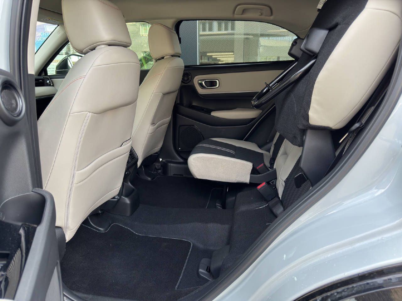 HONDA HR-V 1.5 i-MMD Advance Style-image-11