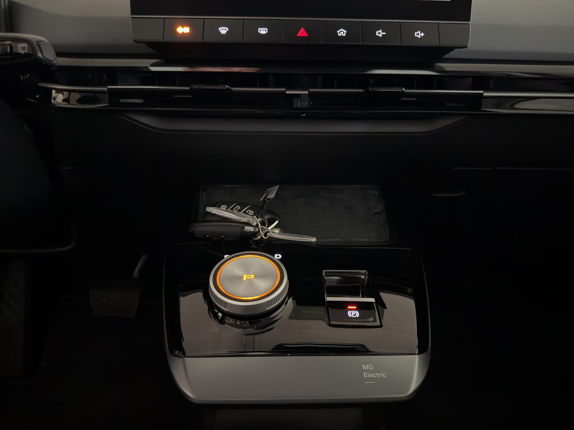 MG 4 EV 77kWh Trophy-image-11