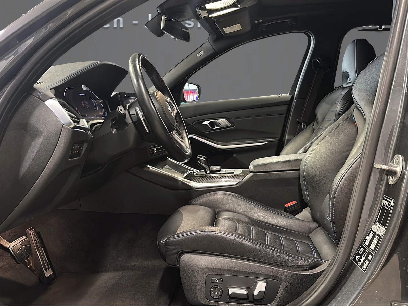 BMW M340d xDrive 48V Touring Steptronic Sport-image-9