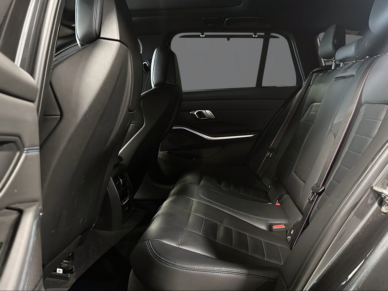 BMW M340d xDrive 48V Touring Steptronic Sport-image-11