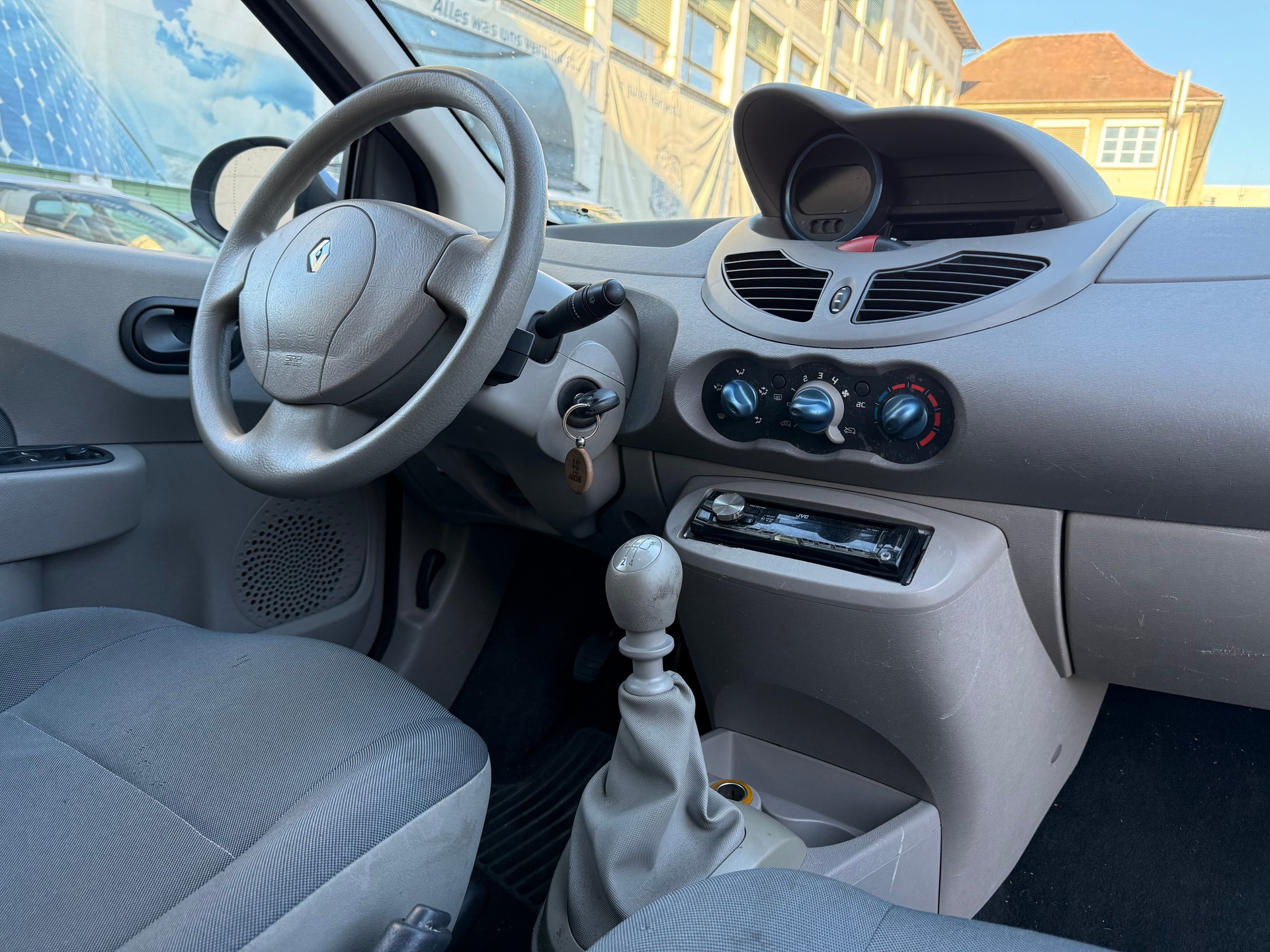 RENAULT Twingo 1.2 16V Expression-image-8