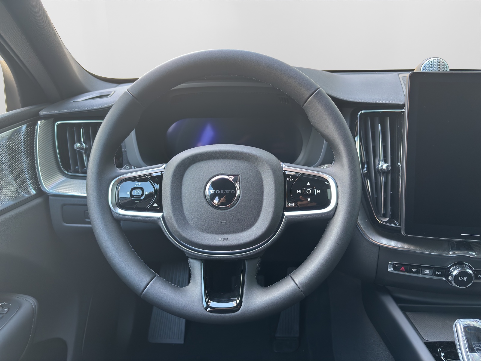 VOLVO XC60 2.0 T8 TE Ultra Dark eAWD-image-7