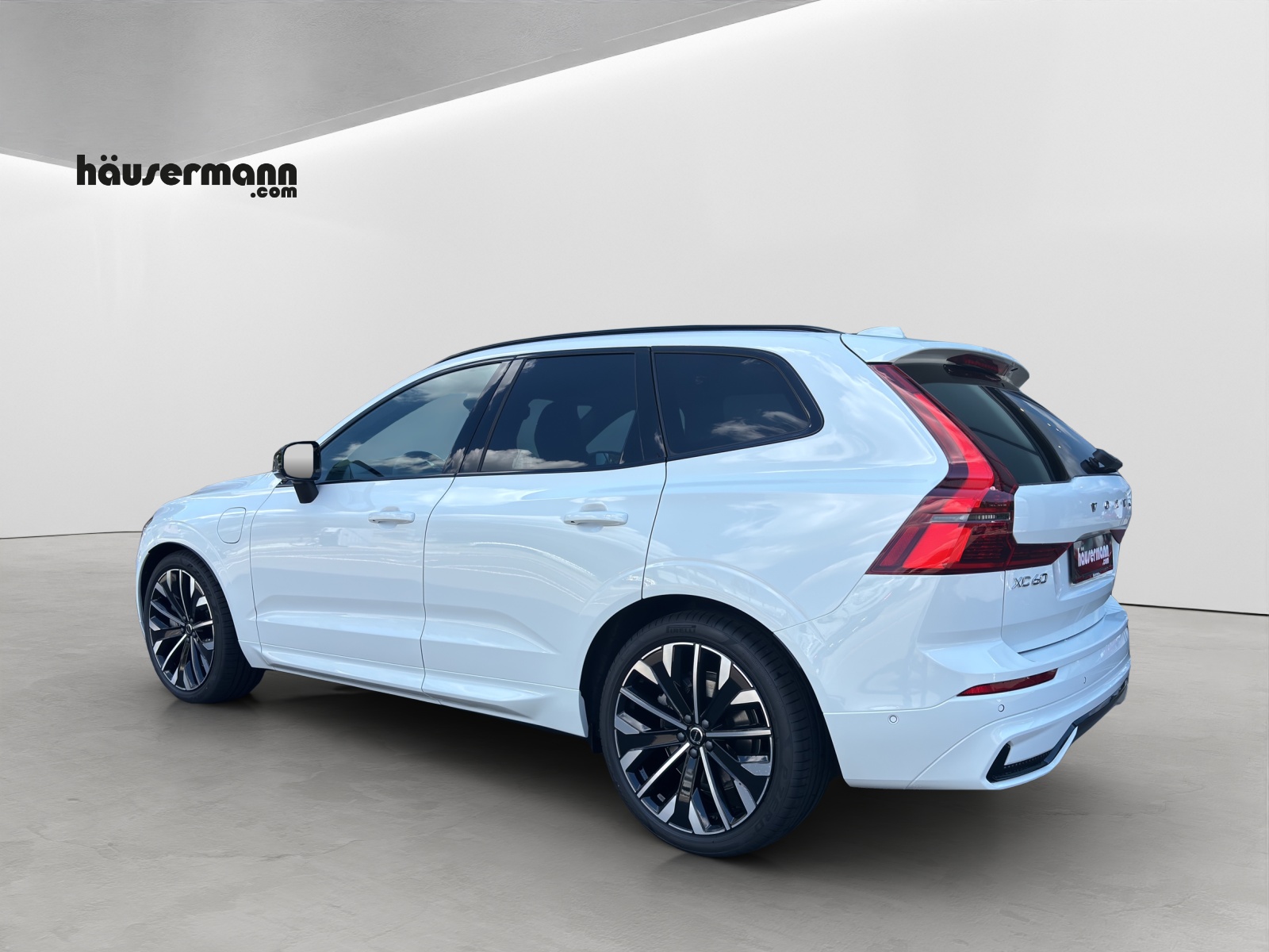 VOLVO XC60 2.0 T8 TE Ultra Dark eAWD-image-2