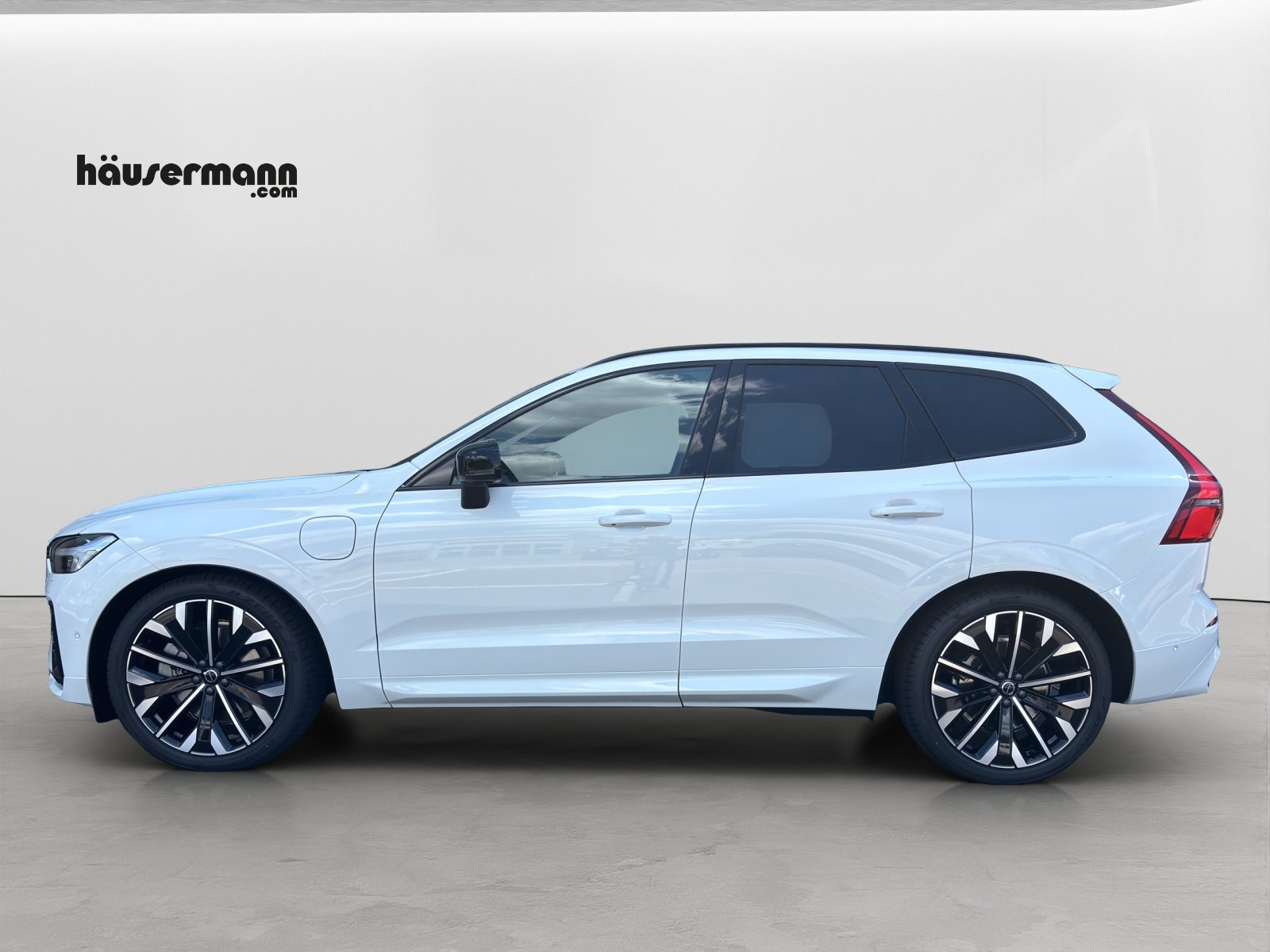 VOLVO XC60 2.0 T8 TE Ultra Dark eAWD-image-1