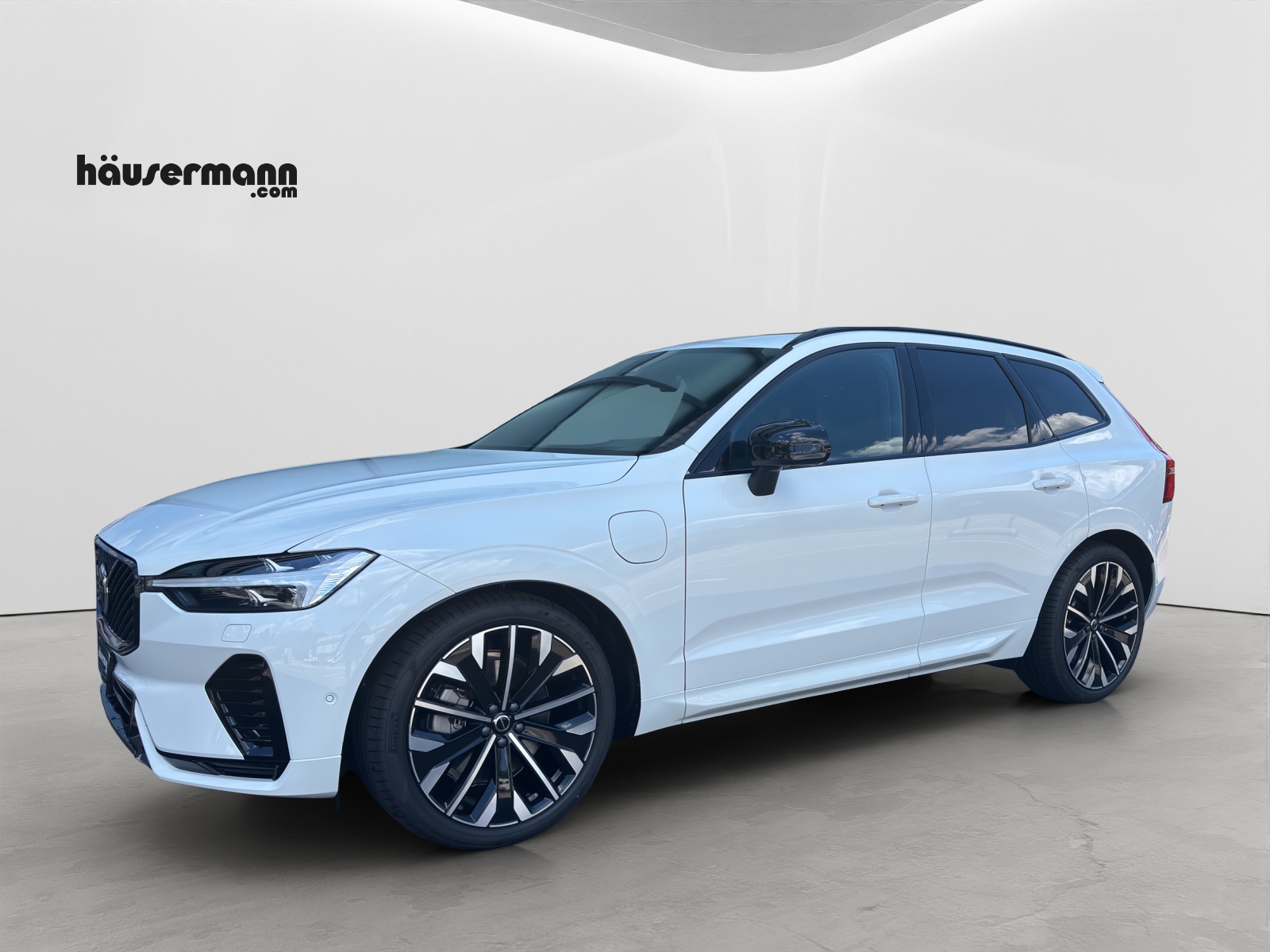 VOLVO XC60 2.0 T8 TE Ultra Dark eAWD-image-0