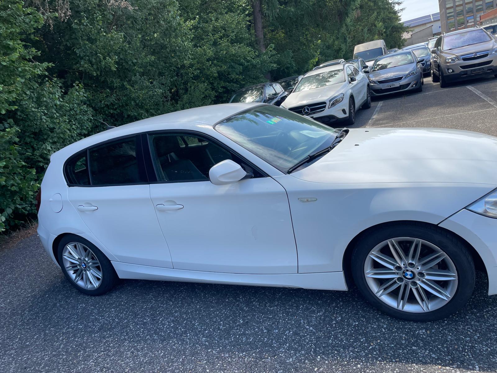 BMW 118d Dynamic Edition-image-5