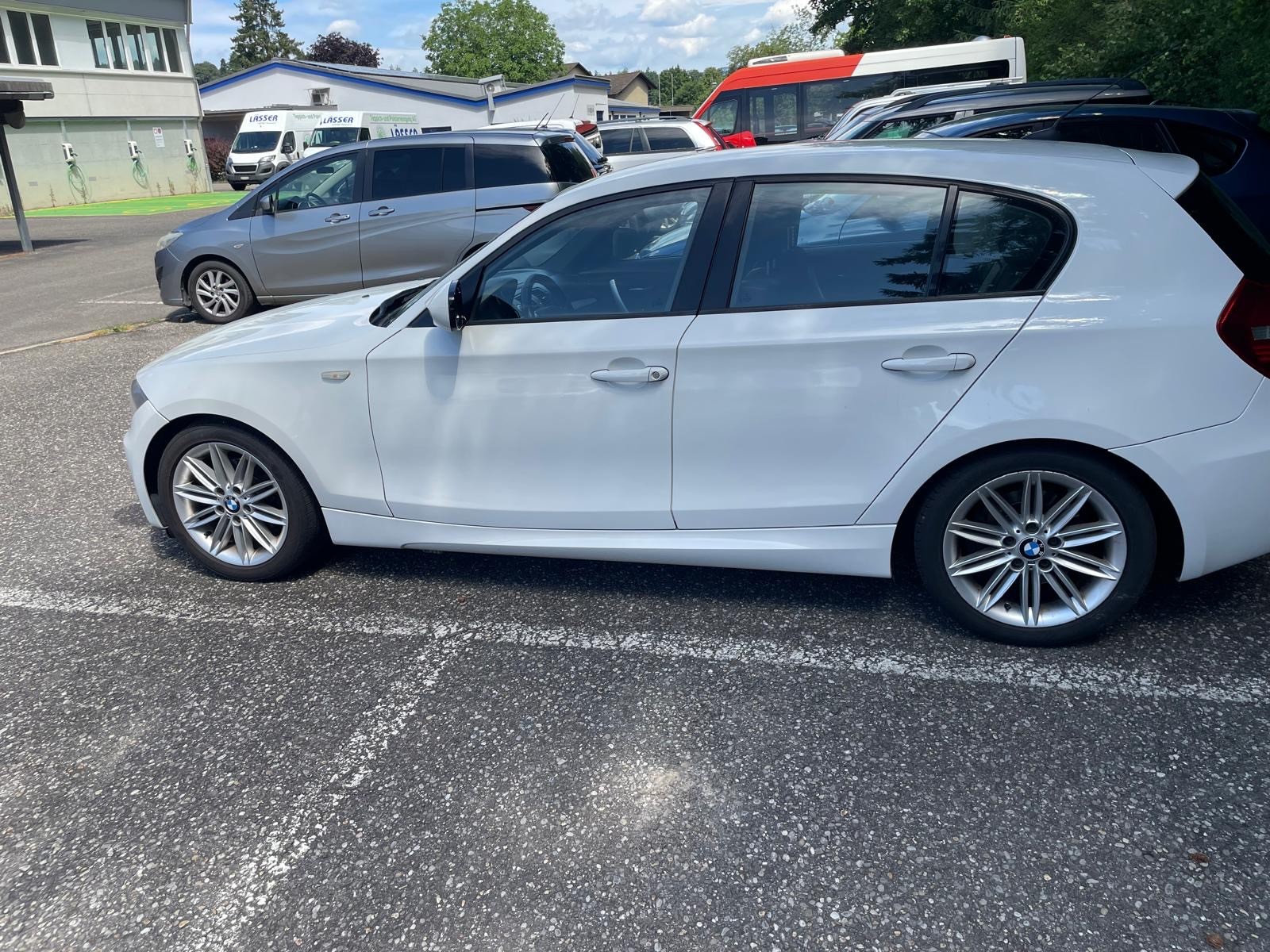 BMW 118d Dynamic Edition-image-3