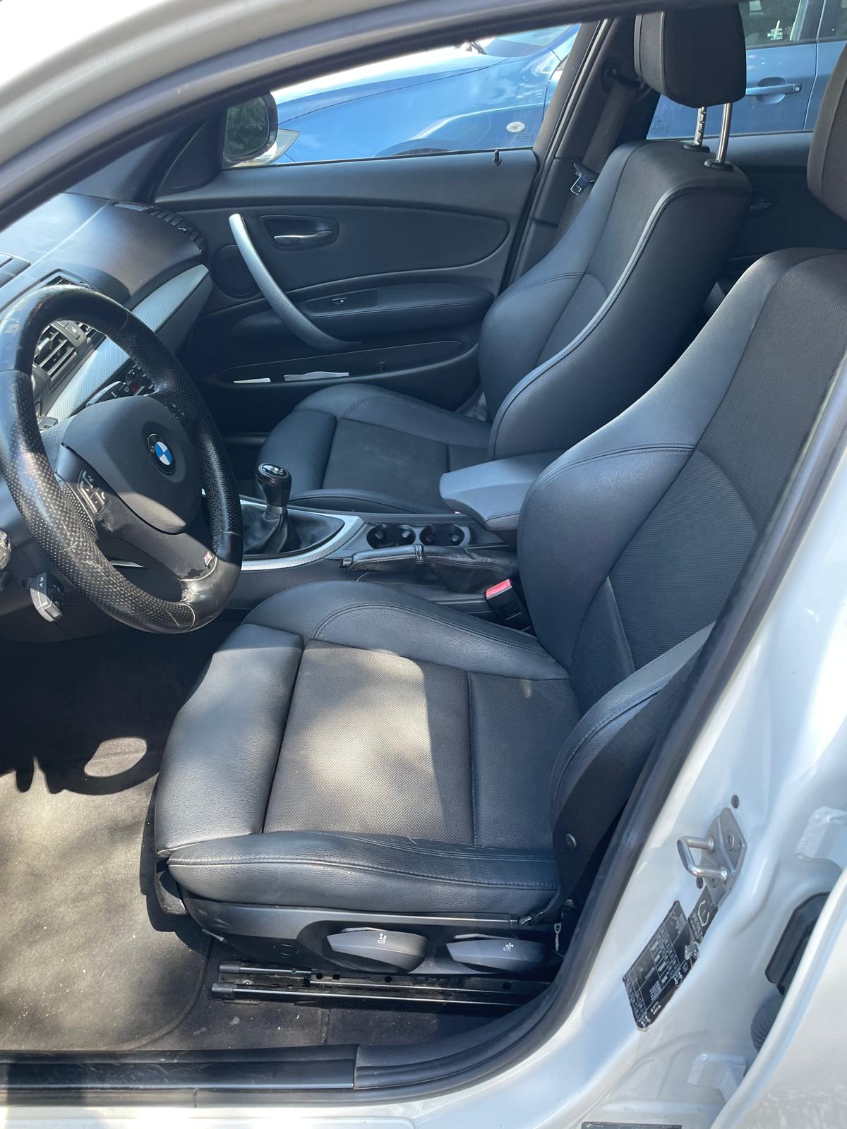 BMW 118d Dynamic Edition-image-12