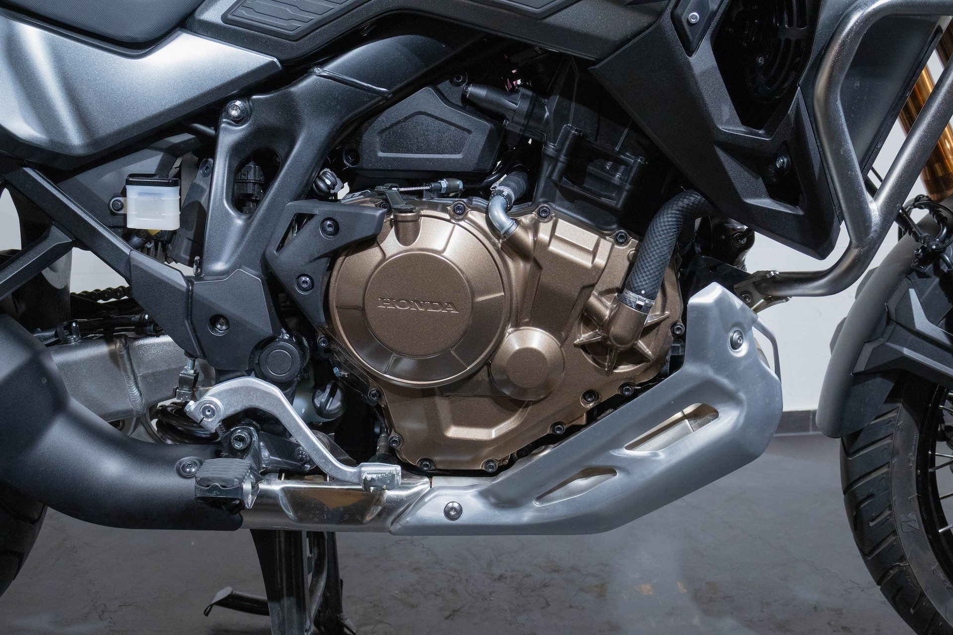 HONDA CRF 1100 L Africa Twin-image-15