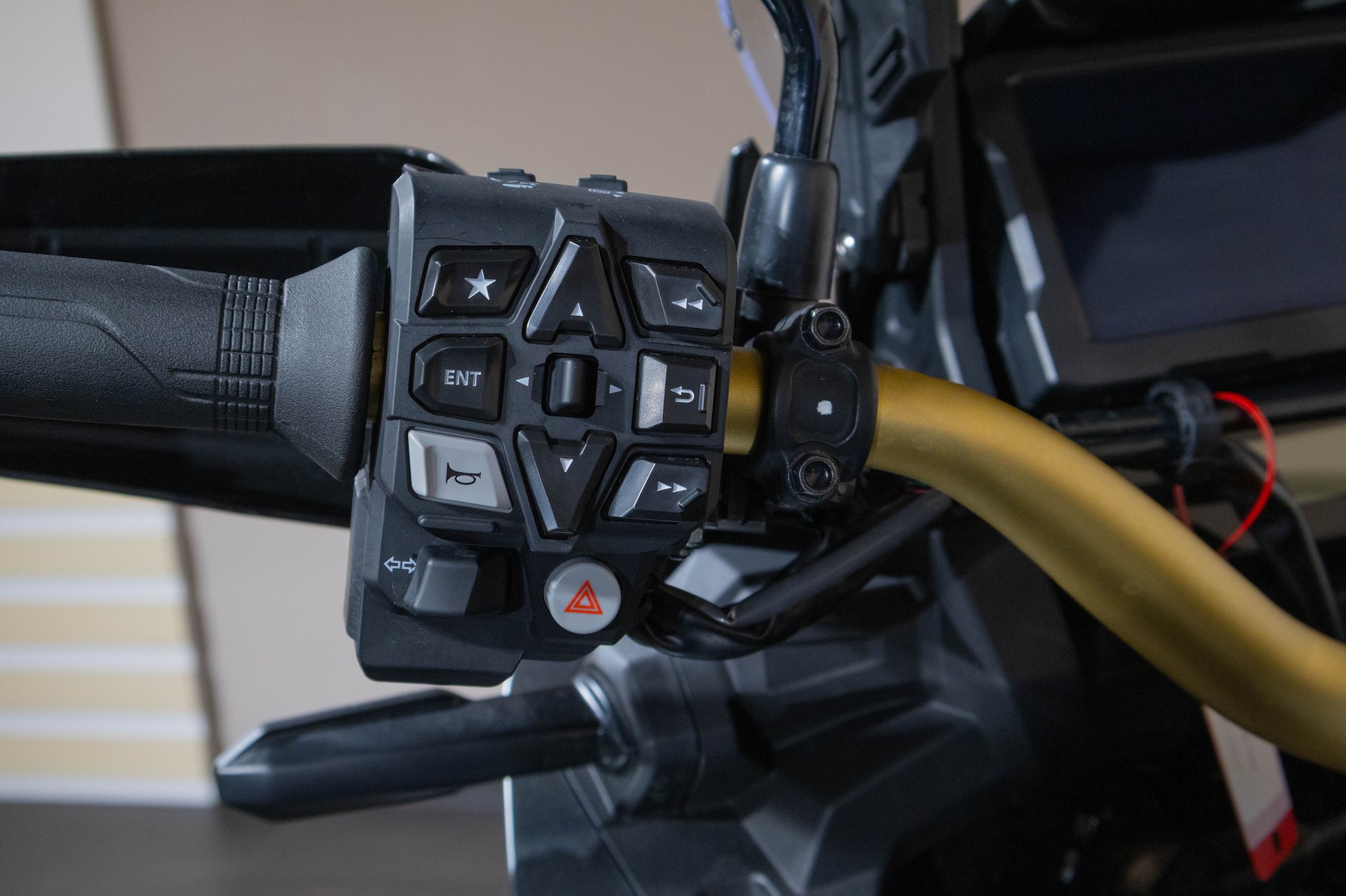 HONDA CRF 1100 L Africa Twin-image-11