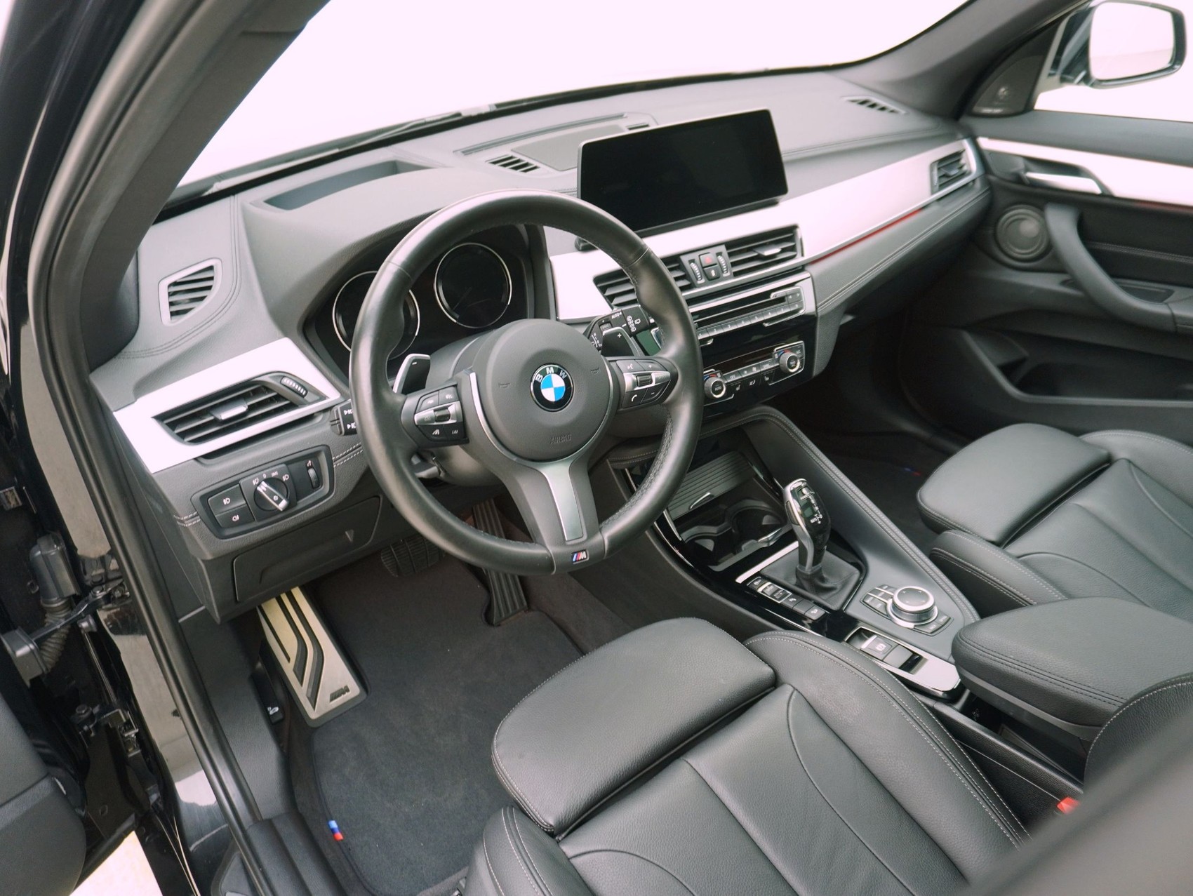 BMW X1 25i xDrive M Sport-image-10