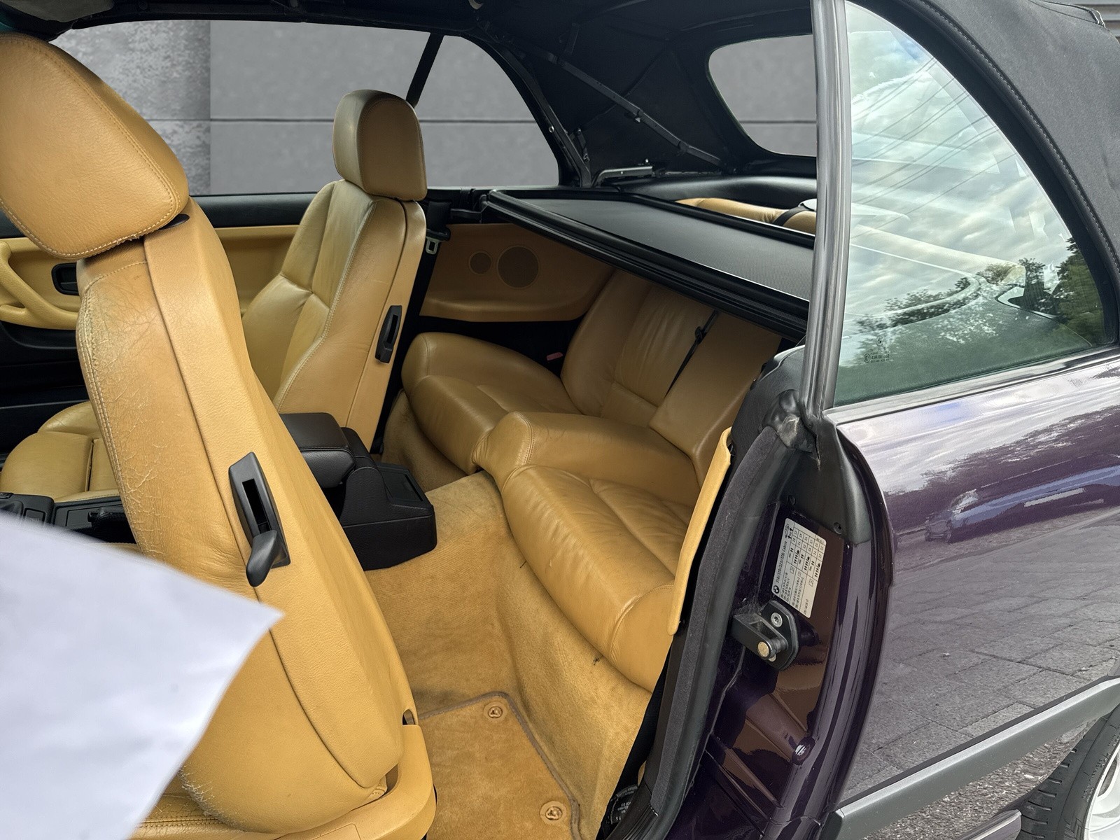 BMW 328i Cabrio-image-11