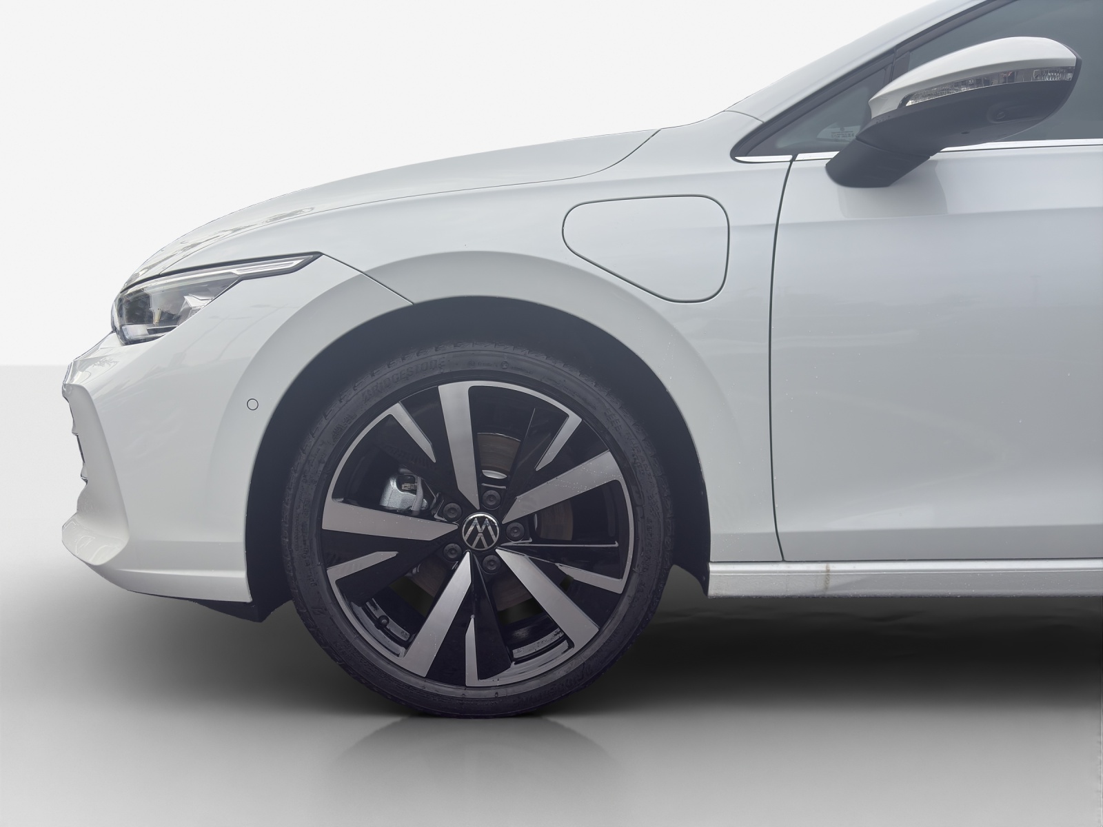 VW Golf 1.5 TSI PHEV Style-image-13