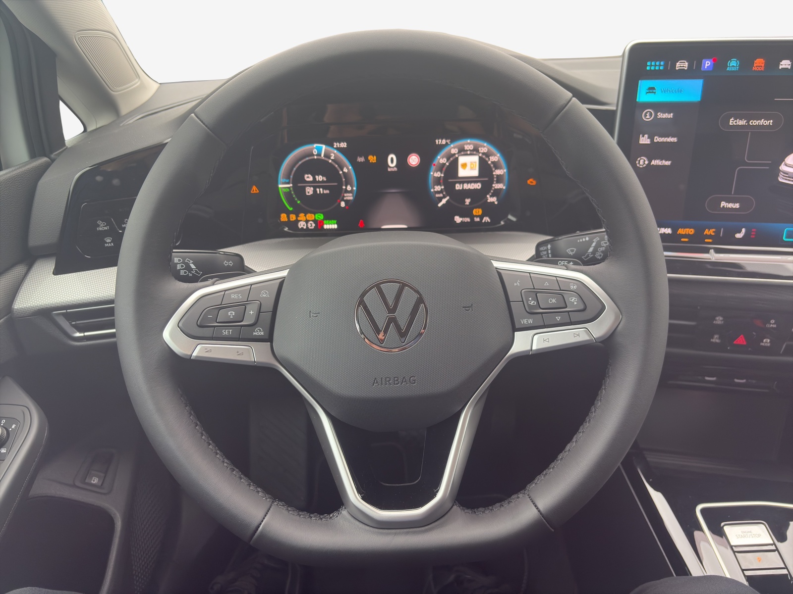 VW Golf 1.5 TSI PHEV Style-image-9