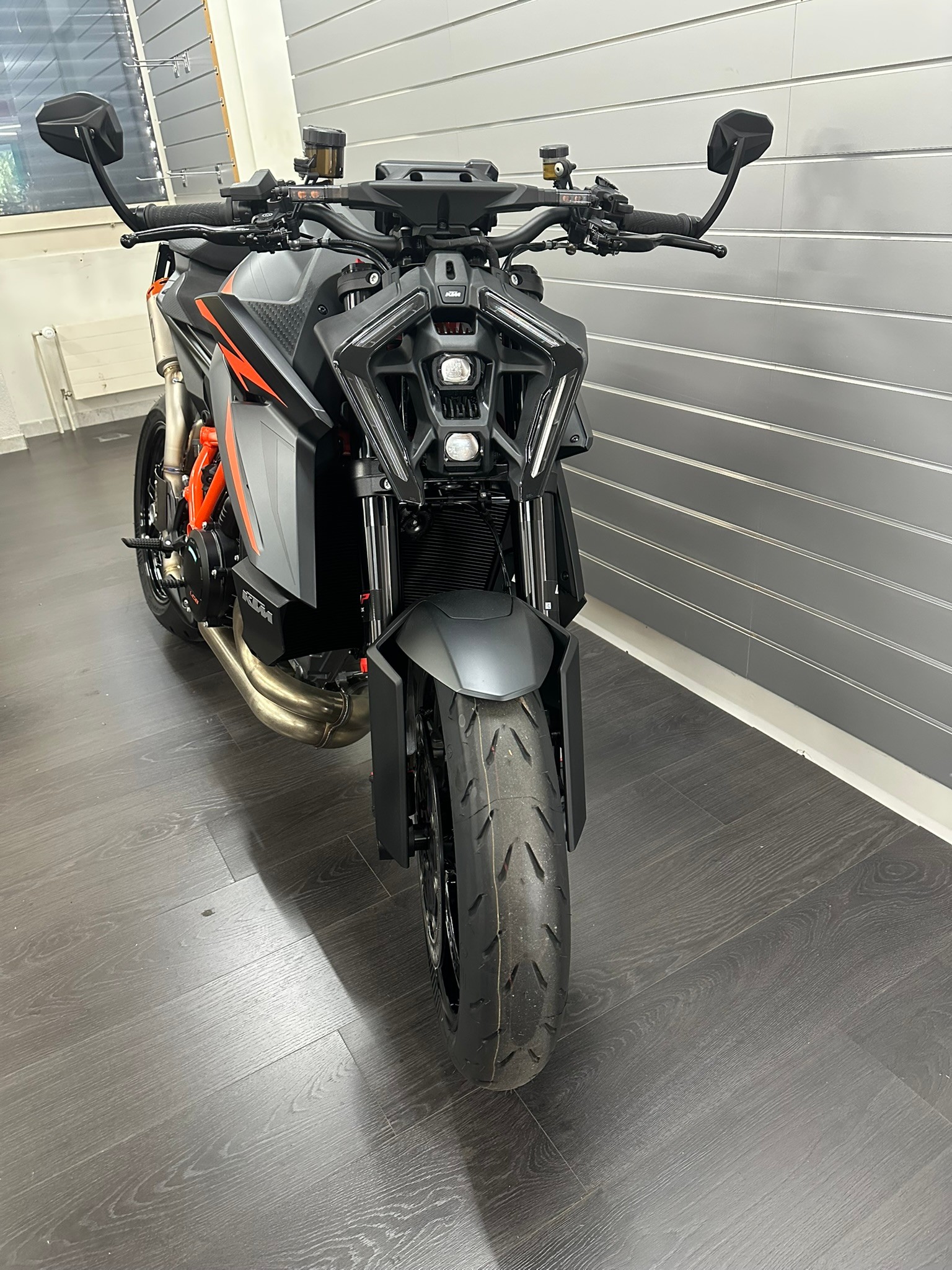 KTM 1390 Super Duke R-image-5
